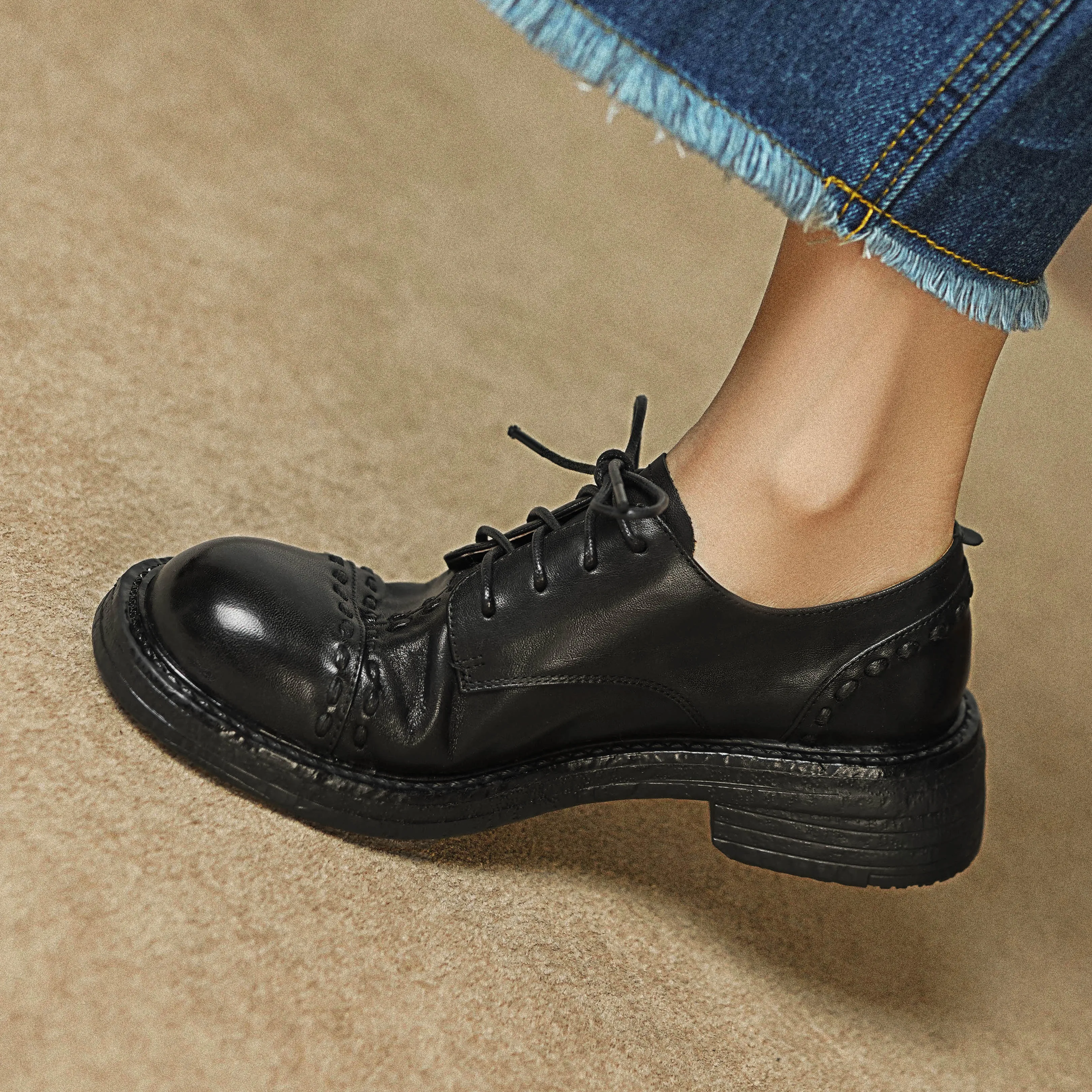Women's Classic Oxford Shoes Black Real Leather 1.57-inch Low Block Heel Woven Detail Cap Round Toe Unique Design 2025 Hot Sales
Women's Classic Oxford Shoes Black Real Leather 1.57-inch Low Block Heel Woven Detail Cap Round Toe Unique Design 2025 Hot Sales