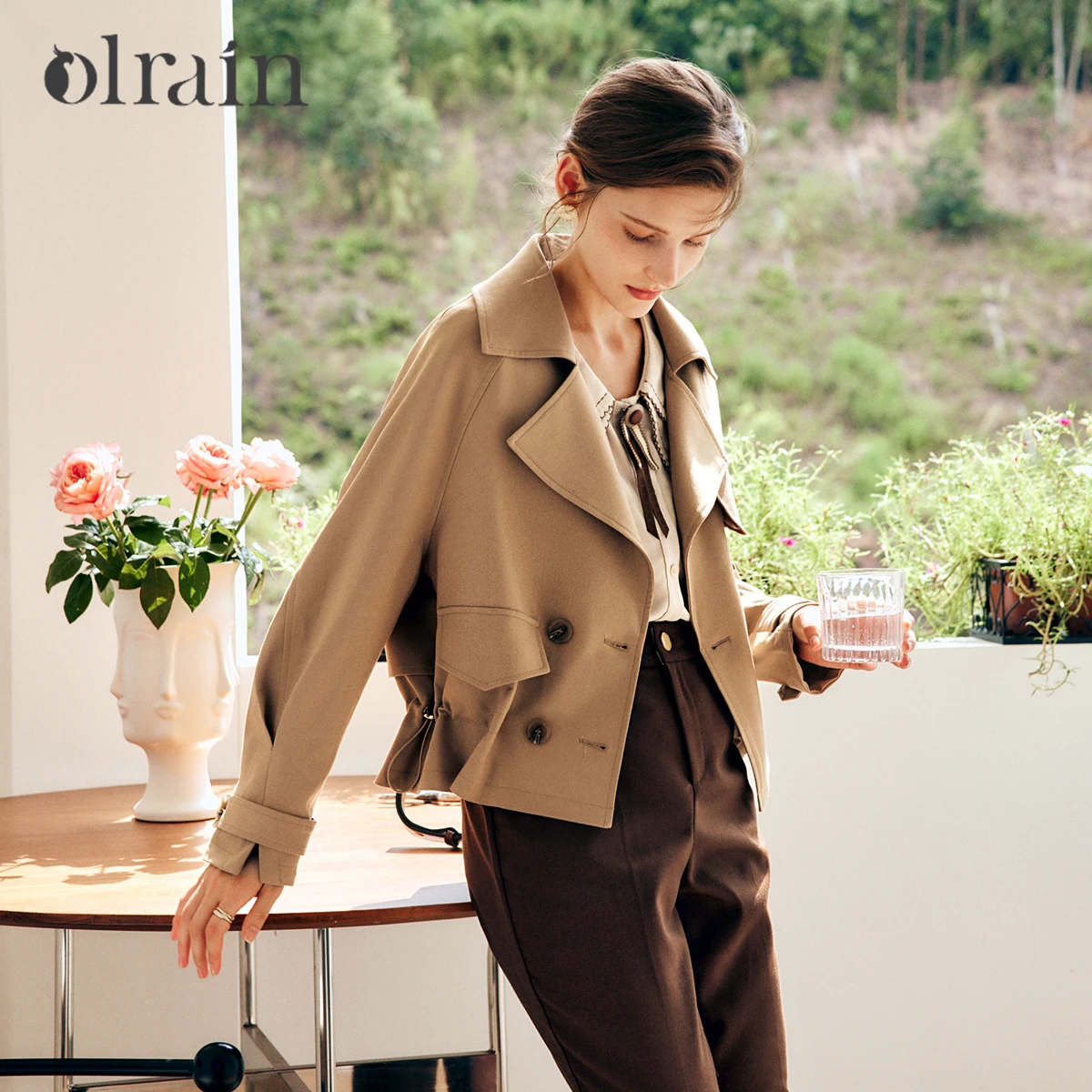 OLrain Women's French Trench Coat 2025 Autumn Turn-down Collar Drawstring Waist Jacket Lightweight Elegant Outwear O57QW65215
OLrain Women's French Trench Coat 2025 Autumn Turn-down Collar Drawstring Waist Jacket Lightweight Elegant Outwear O57QW65215