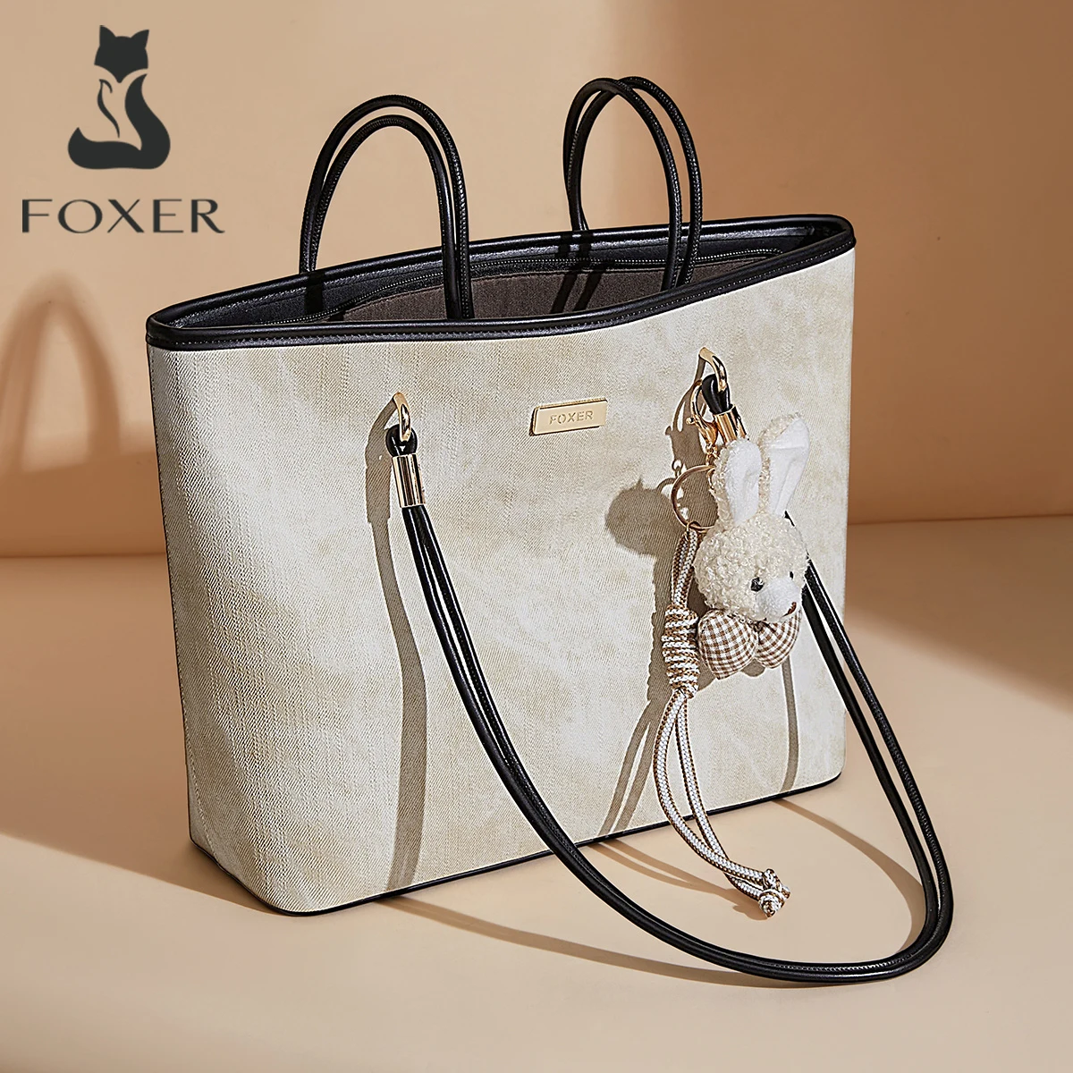 Дизайнерская женская сумка-тоут FOXER из высококачественной ПВХ-кожи, модная повседневная сумка через плечо с подвеской
Дизайнерская женская сумка-тоут FOXER из высококачественной ПВХ-кожи, модная повседневная сумка через плечо с подвеской