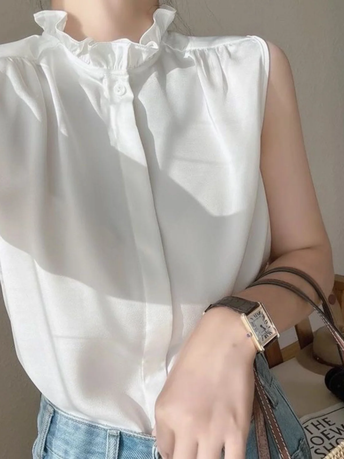 Women's Sleeveless Stand Collar Shirt Vest Big Size Lace Hem Base Layer Clothing Autumn Winter Layering Tool Versatile Meat C...
Women's Sleeveless Stand Collar Shirt Vest Big Size Lace Hem Base Layer Clothing Autumn Winter Layering Tool Versatile Meat C...