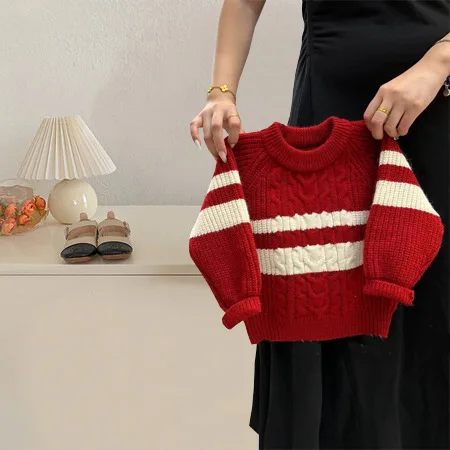 Girls Red Korean Version Sweater 2024 Autumn New Foreign Style Thickened Twist Striped Sweater Simple Casual Fashion Clothes
Girls Red Korean Version Sweater 2024 Autumn New Foreign Style Thickened Twist Striped Sweater Simple Casual Fashion Clothes