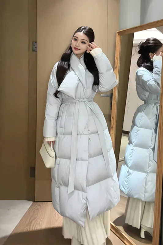 2025 Winter New Oversized Hooded Longline Puffer Coat Women Luxury Design Soft Aesthetic Quilted Blended Warm
2025 Winter New Oversized Hooded Longline Puffer Coat Women Luxury Design Soft Aesthetic Quilted Blended Warm