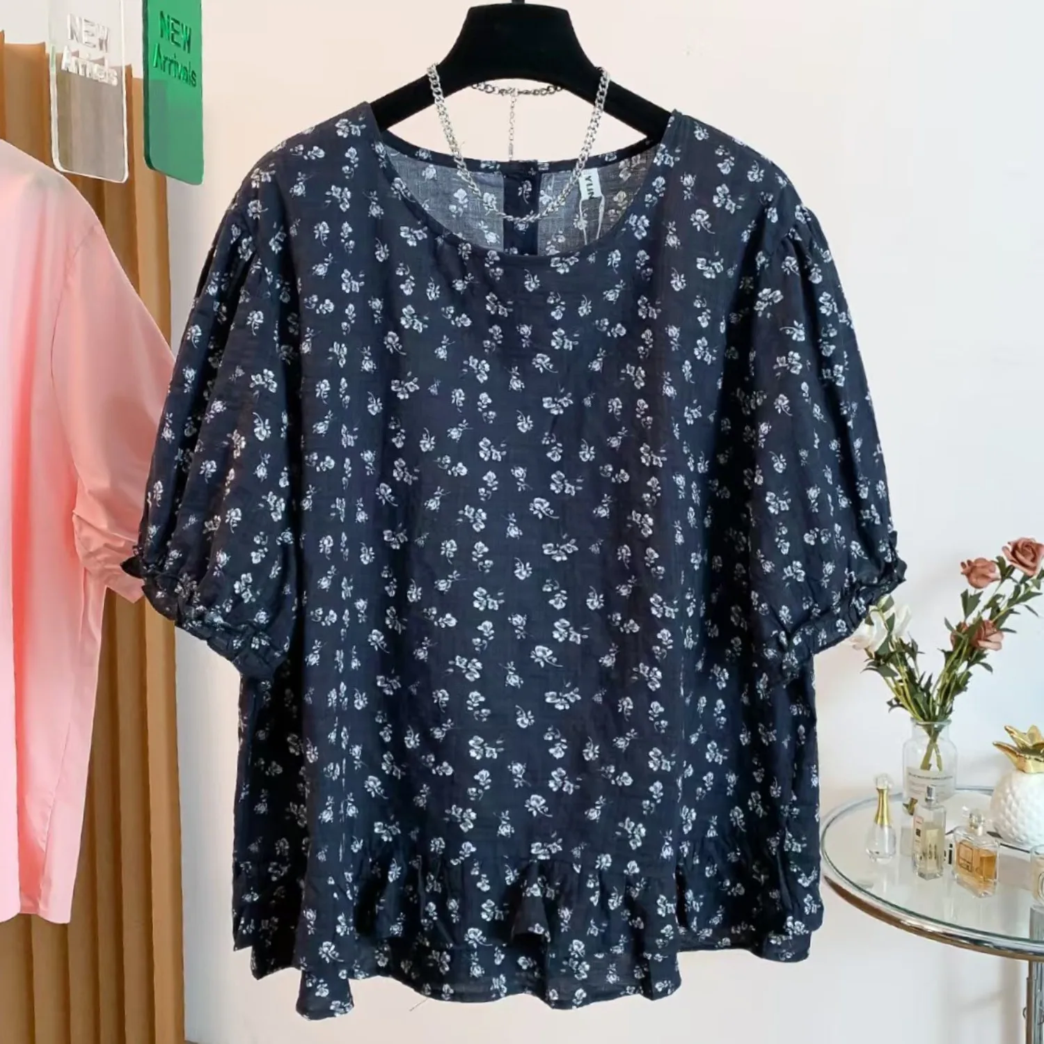 Unique Beautiful Floral Print Bubble Sleeve round Neck Short Sleeve Shirt Vintage Style Women's Elegant Thin Top Cotton Summer
Unique Beautiful Floral Print Bubble Sleeve round Neck Short Sleeve Shirt Vintage Style Women's Elegant Thin Top Cotton Summer