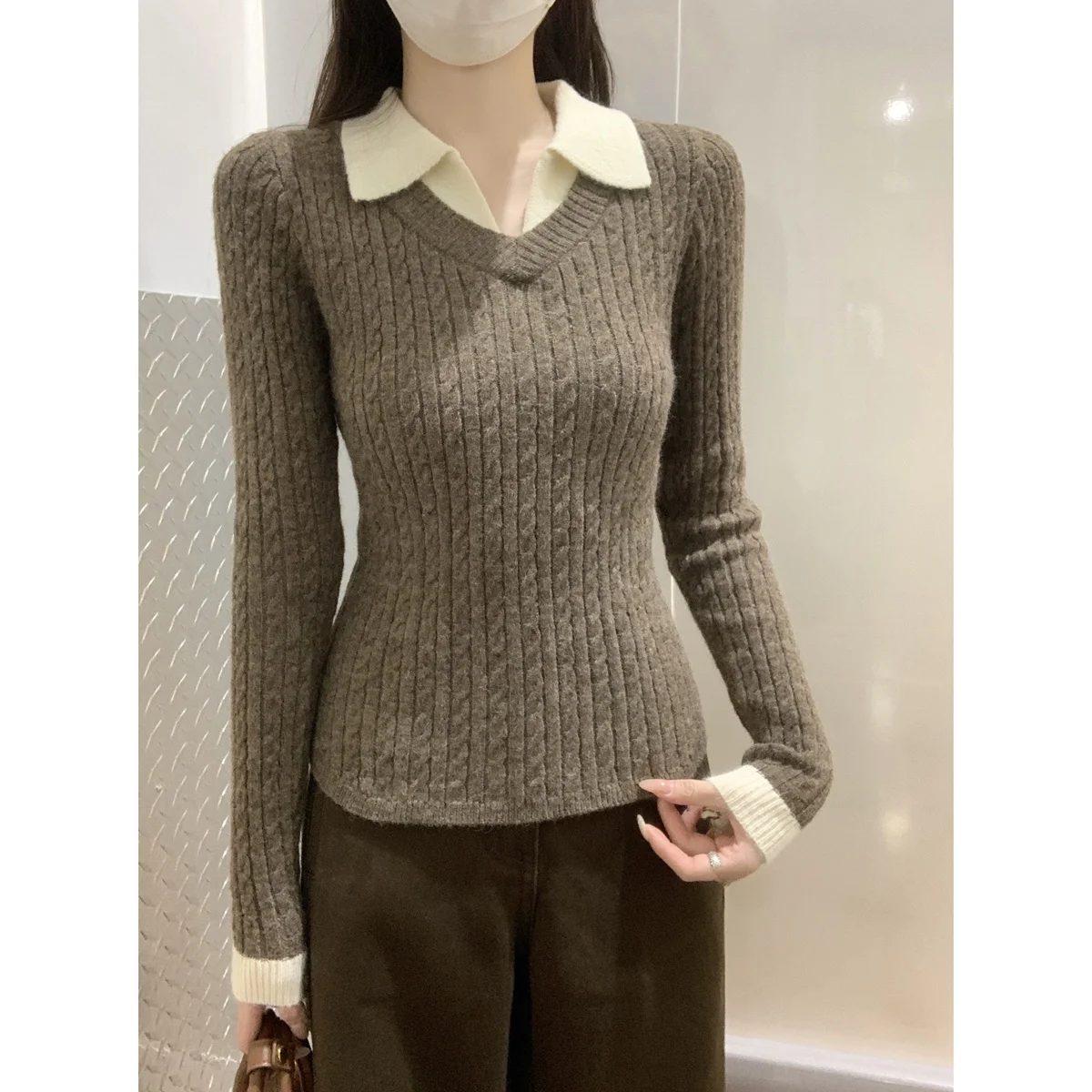 Модный винтажный вязаный свитер с эффектом двухслойности, женский топ, длинный рукав, весенняя повседневная одежда
Модный винтажный вязаный свитер с эффектом двухслойности, женский топ, длинный рукав, весенняя повседневная одежда