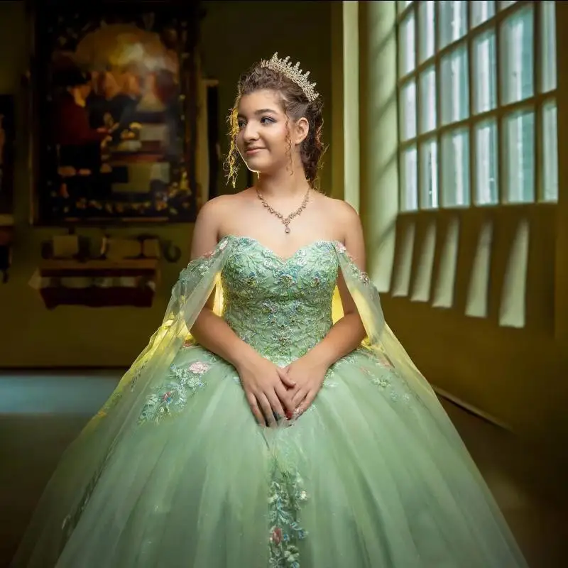 Customized cyan Princess Appliques Quinceanera Dresses Cloak Tulle Off The Shoulder Cathedral Train Ball Gown Vestidos De
Customized cyan Princess Appliques Quinceanera Dresses Cloak Tulle Off The Shoulder Cathedral Train Ball Gown Vestidos De