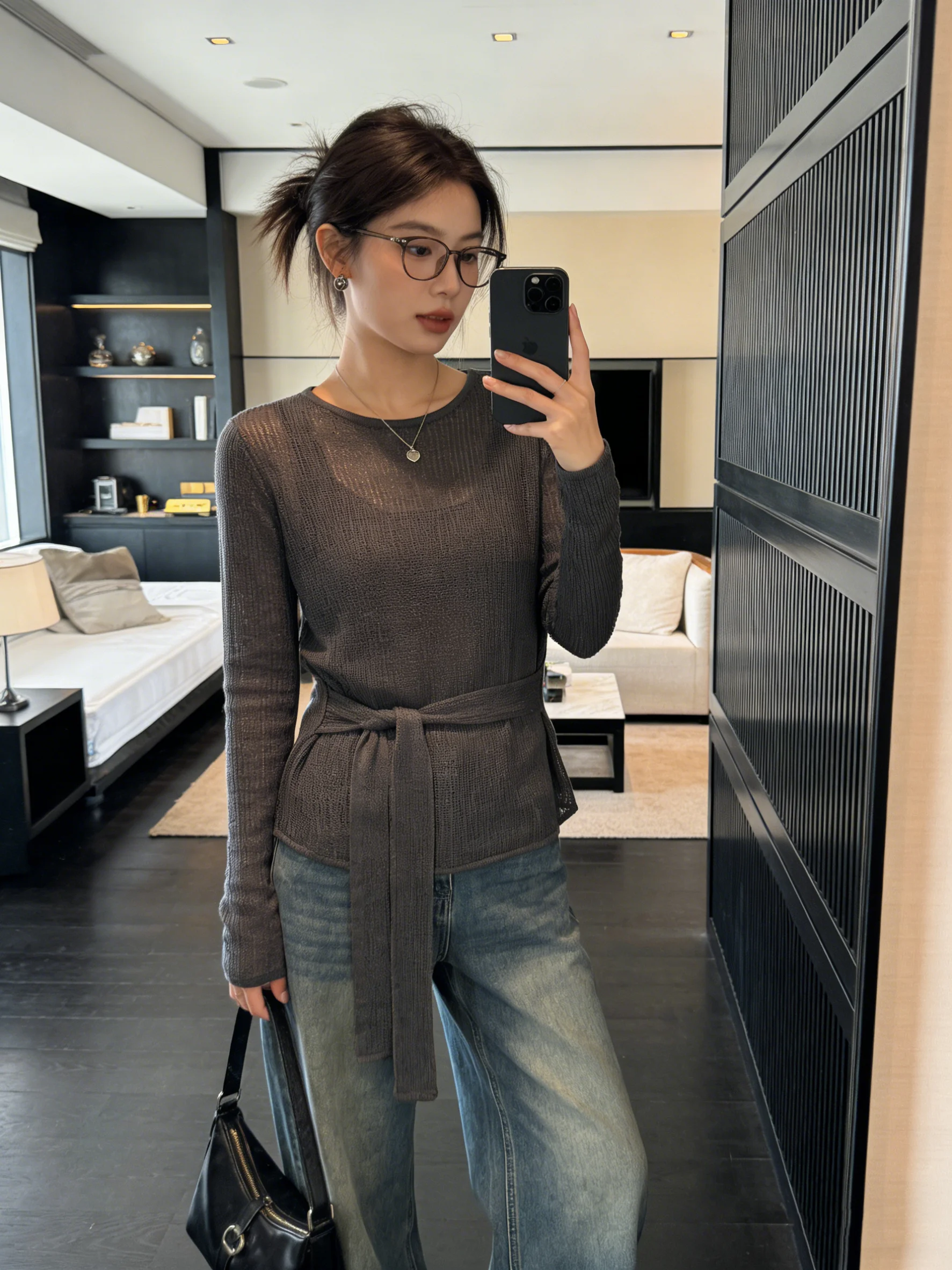 Summer 2026 Greyish Blue Hollow out Crop Top And High Waist Pants Two-Piece Set Korean Style Long Sleeve Breathable Casual Wear
Summer 2026 Greyish Blue Hollow out Crop Top And High Waist Pants Two-Piece Set Korean Style Long Sleeve Breathable Casual Wear