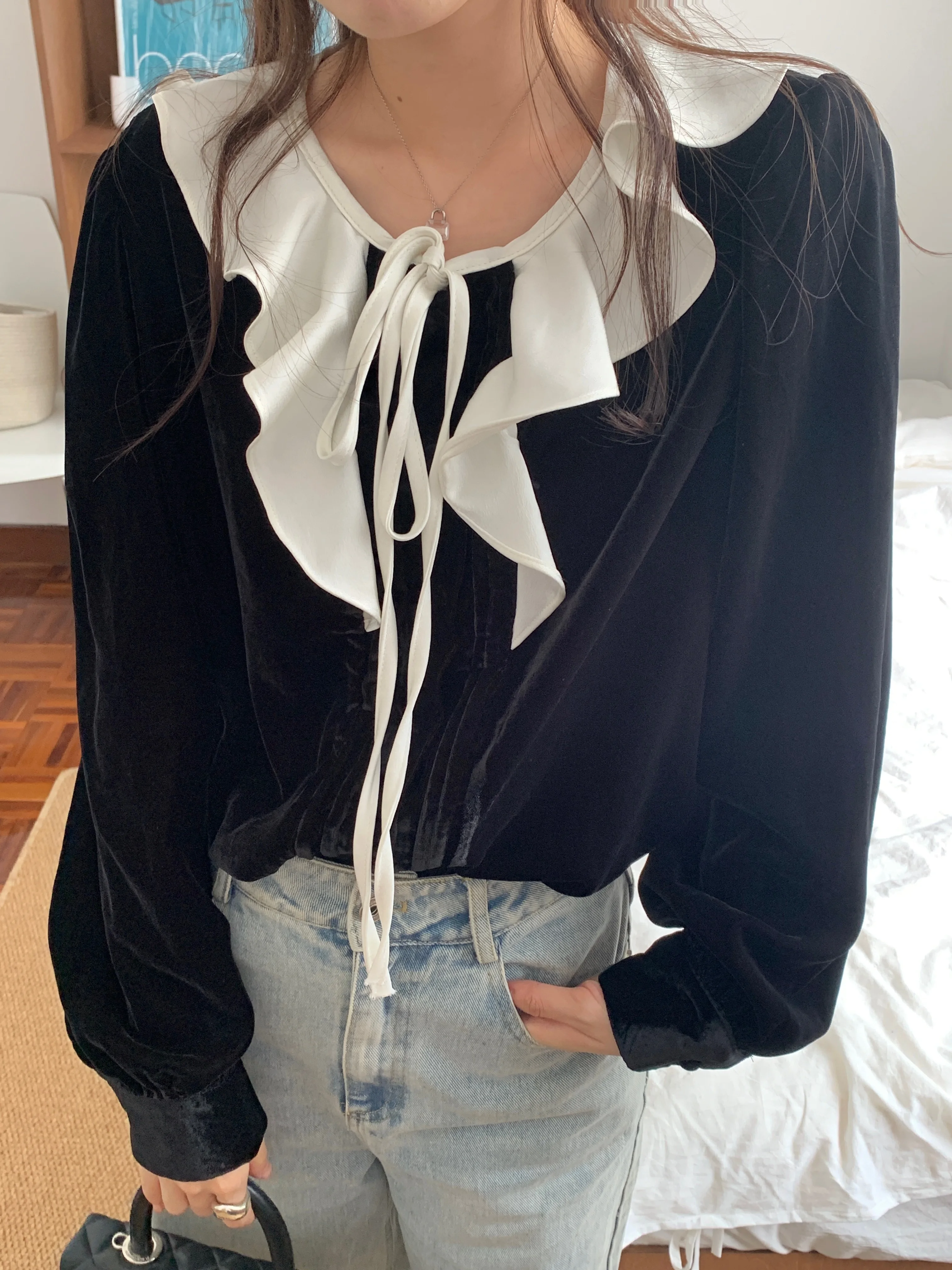 Korean style Color Block Ruffle Collar Tie Blouse, Velvet Elegant Long Sleeve Top, Women's Stylish Shirt
Korean style Color Block Ruffle Collar Tie Blouse, Velvet Elegant Long Sleeve Top, Women's Stylish Shirt