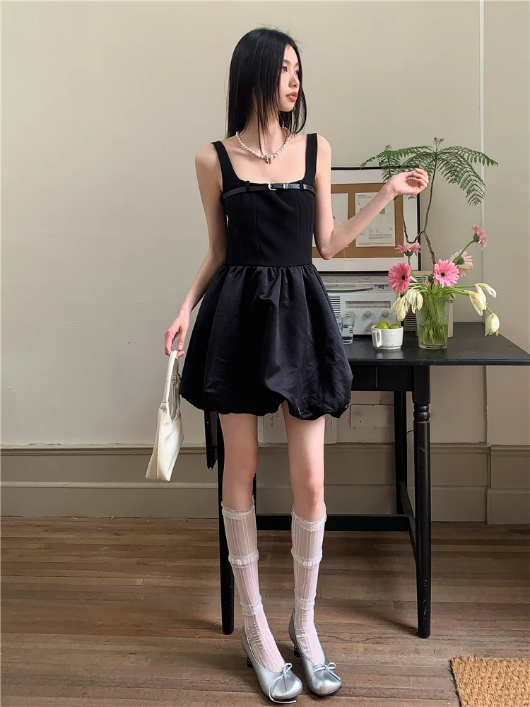 Summer New American Retro Chest Belt Black Sling Skirt Short Flower Bud Dress Short Skirt for Women
Summer New American Retro Chest Belt Black Sling Skirt Short Flower Bud Dress Short Skirt for Women