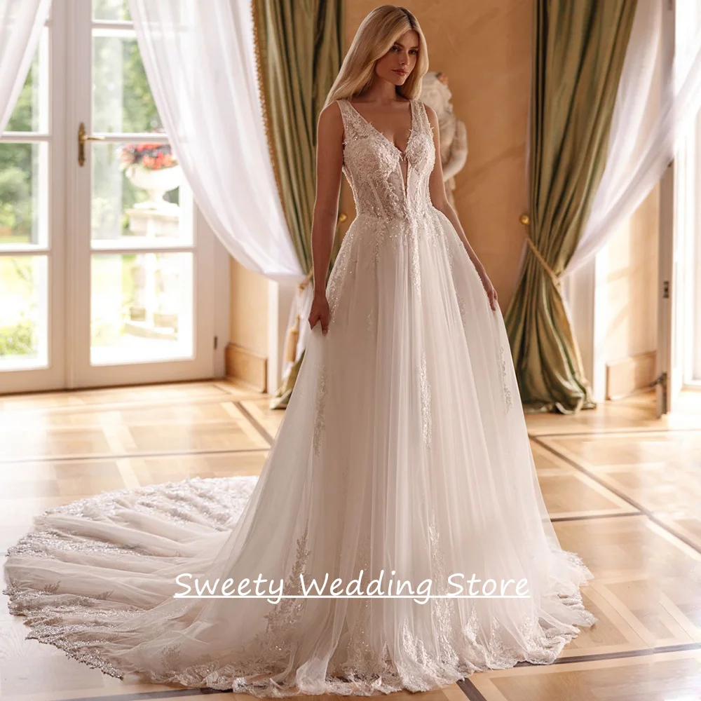 Exquisite Wedding Dress Customized V Neck Sleeveless See Through Beading Applique Court Train A Line Lace Bridal Gown
Exquisite Wedding Dress Customized V Neck Sleeveless See Through Beading Applique Court Train A Line Lace Bridal Gown