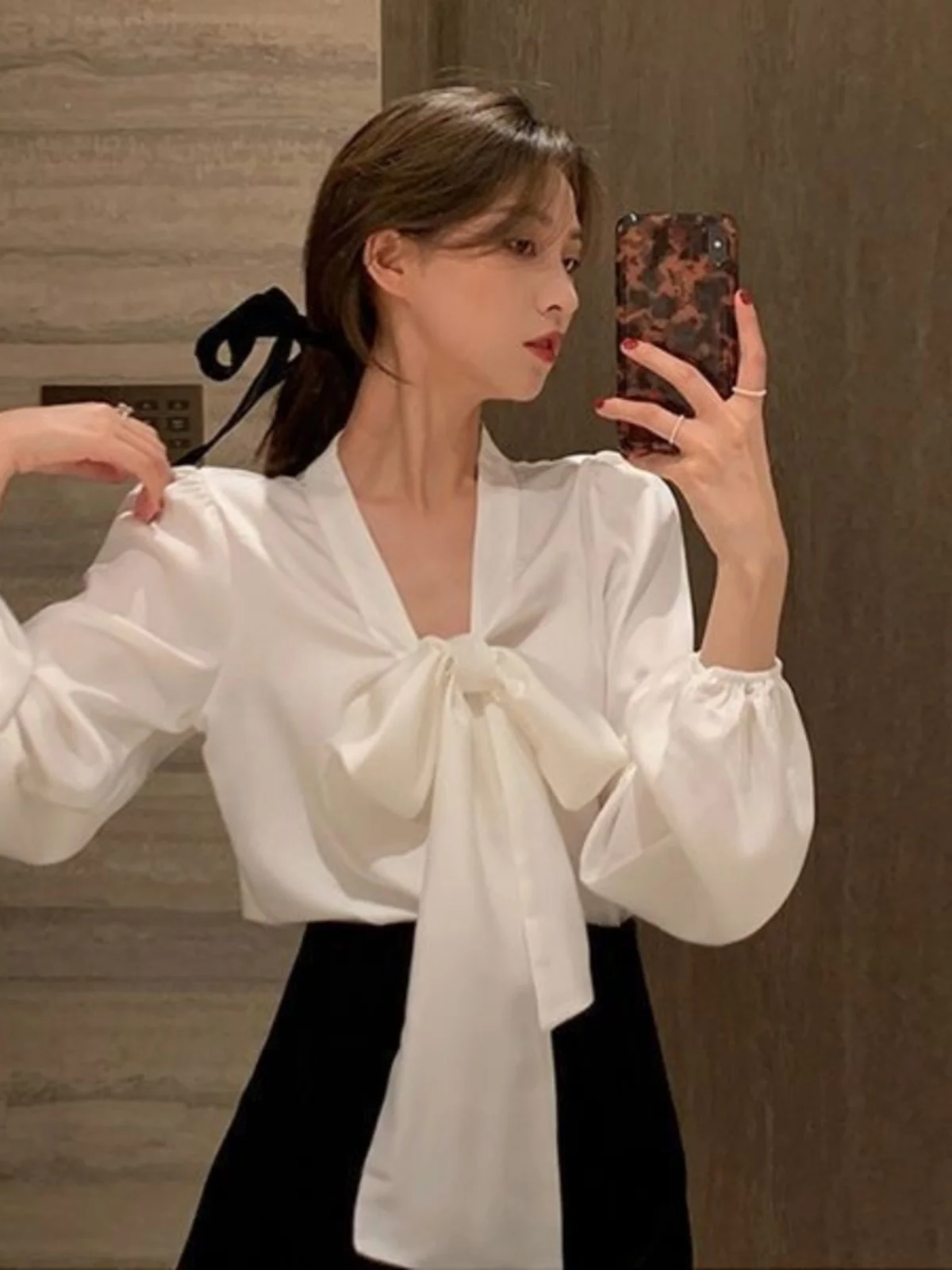 Spring 2026 Loose Women's Chiffon irt Knot Design Sensation Small ence White Blouse Top Commute Sle Long Sl...
Spring 2026 Loose Women's Chiffon irt Knot Design Sensation Small ence White Blouse Top Commute Sle Long Sl...