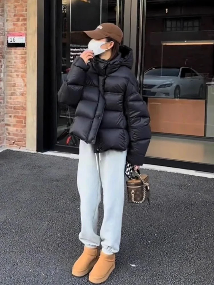 Black Puffy Coat Women's Short Loose Cotton Jacket Bread Style Back Design Winter New Arrival Slimming Outerwear Korean Version
Black Puffy Coat Women's Short Loose Cotton Jacket Bread Style Back Design Winter New Arrival Slimming Outerwear Korean Version