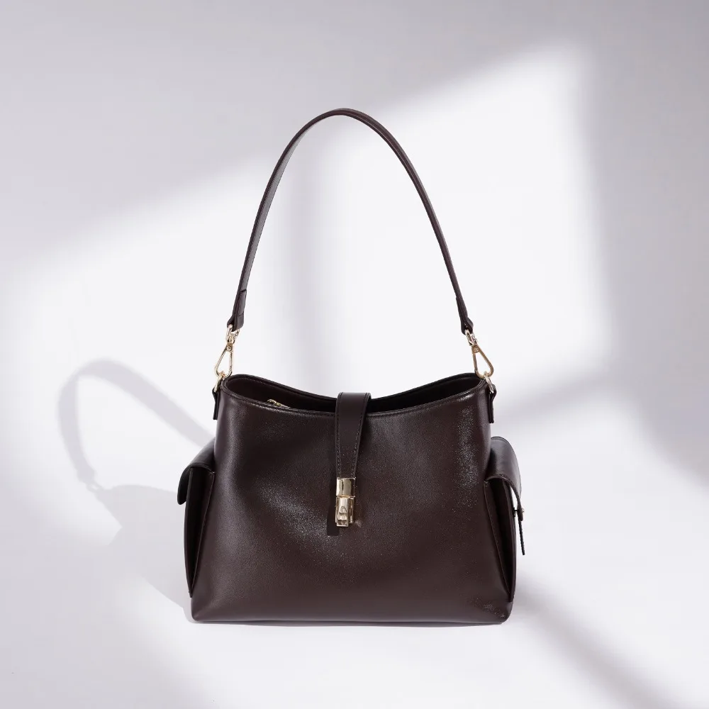 2026 New High-end Fashion Shoulder Bag Versatile Commuter Leather Light Luxury Bucket Bag Simple Niche Texture Unique Fashion
2026 New High-end Fashion Shoulder Bag Versatile Commuter Leather Light Luxury Bucket Bag Simple Niche Texture Unique Fashion