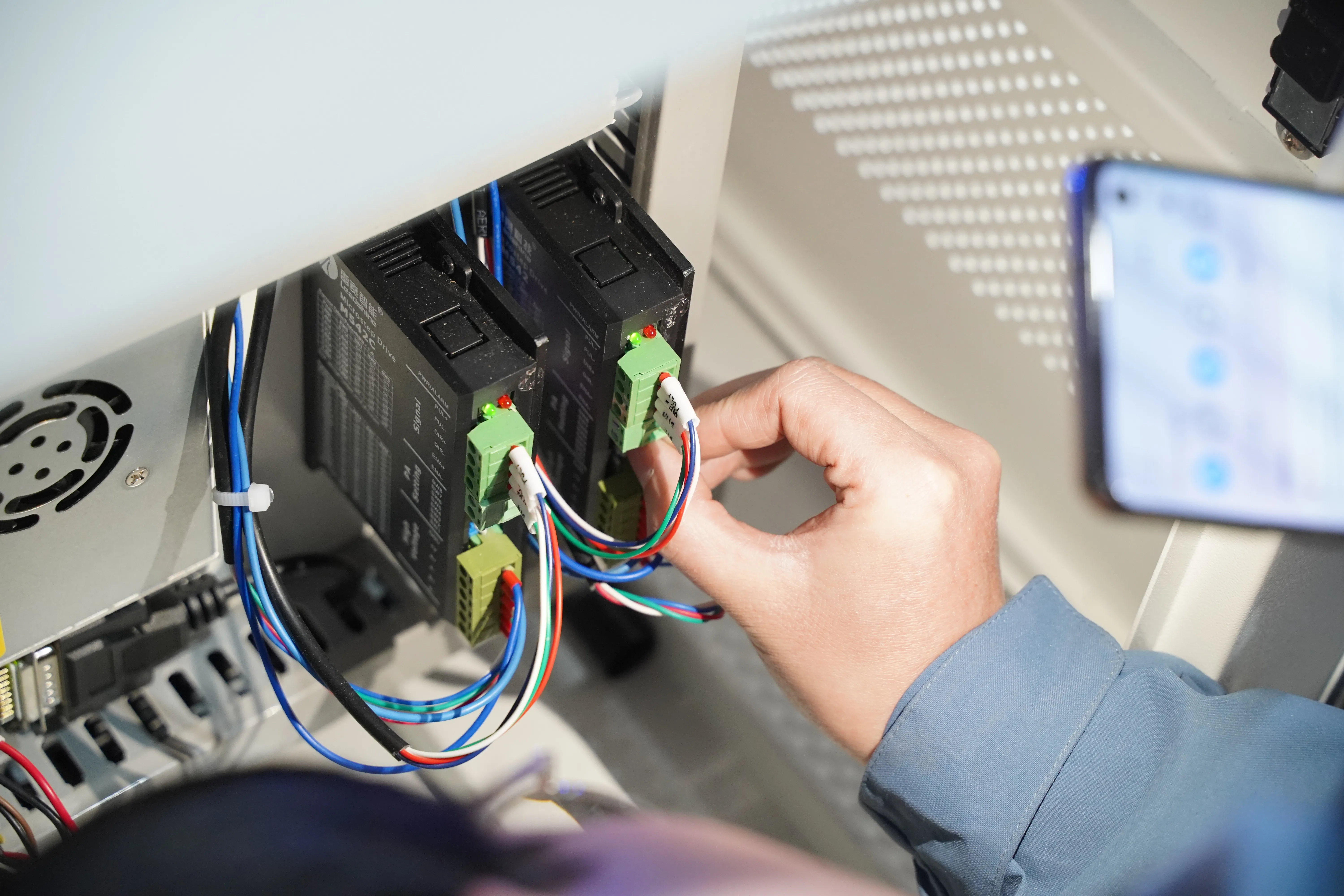 Основное оборудование рабочей станции QCW для ремонта металла, полуавтоматическая сварка, идеально подходит для больших материалов, сварка из нержавеющей/алью/сплава, индивидуальный внешний вид
Основное оборудование рабочей станции QCW для ремонта металла, полуавтоматическая сварка, идеально подходит для больших материалов, сварка из нержавеющей/алью/сплава, индивидуальный внешний вид