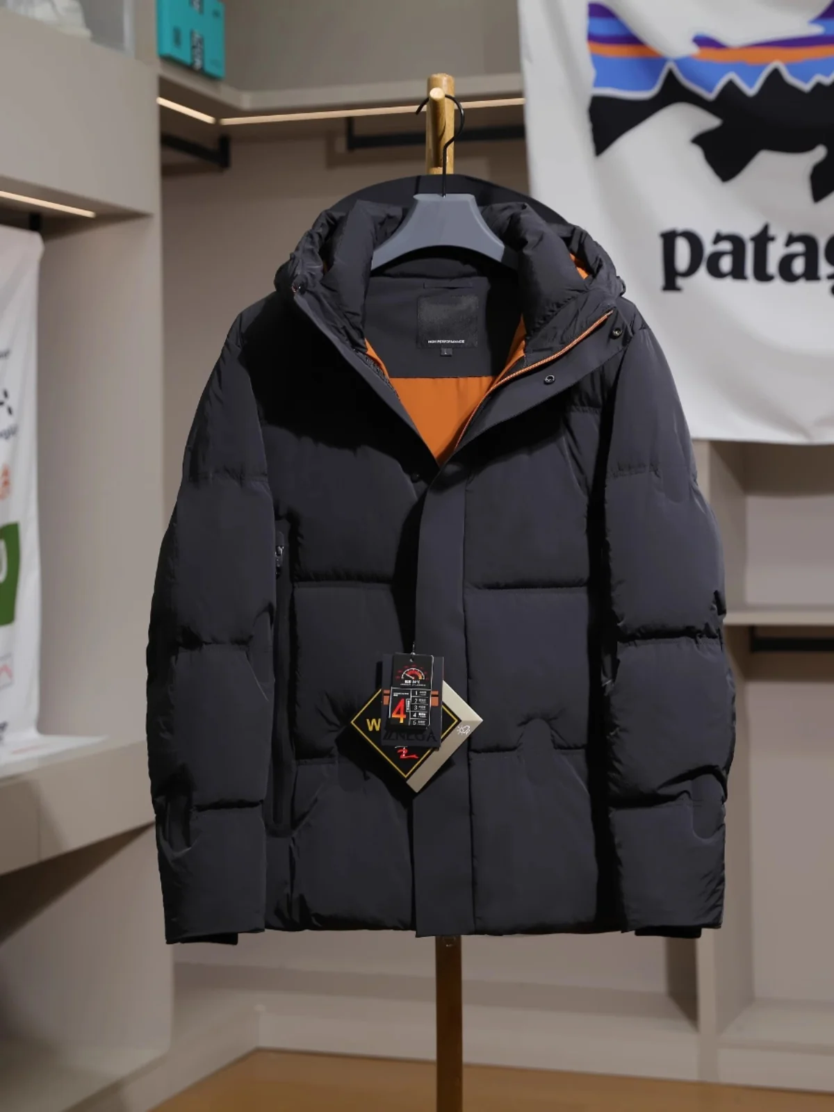 Утепленная высококачественная пуховая куртка для мужчин для сноубординга, водонепроницаемая, ветрозащитная, с капюшоном, модная, городская, стильная, деловая
Утепленная высококачественная пуховая куртка для мужчин для сноубординга, водонепроницаемая, ветрозащитная, с капюшоном, модная, городская, стильная, деловая