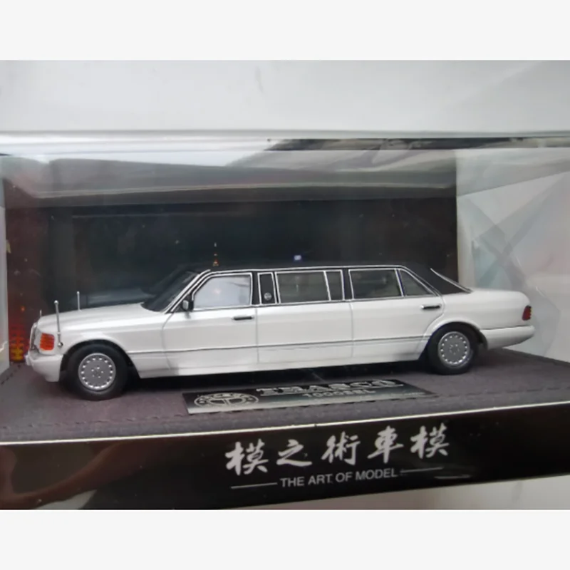 Diecast 1:64 Scale S-Class W126 Stretch Limousine TRASCO 1000 SEL alloy car model Ornament Souvenir Gift Static Display
Diecast 1:64 Scale S-Class W126 Stretch Limousine TRASCO 1000 SEL alloy car model Ornament Souvenir Gift Static Display