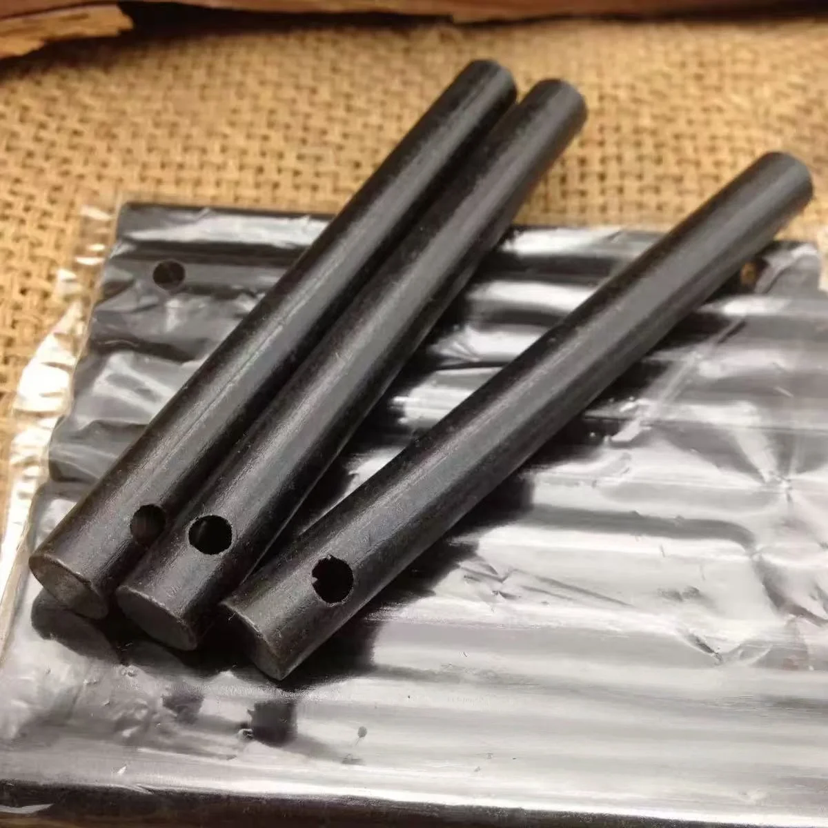 2PCS 8 * 80mm perforated camping flint outdoor survival magnesium rod outdoor survival tool emergency supplies
2PCS 8 * 80mm perforated camping flint outdoor survival magnesium rod outdoor survival tool emergency supplies