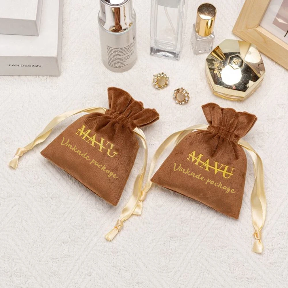 Роскошная мягкая тканевая бархатная сумка для упаковки ювелирных изделий на заказ, индивидуальный логотип, косметическая парфюмерная свеча, подарочный органайзер на шнурке
Роскошная мягкая тканевая бархатная сумка для упаковки ювелирных изделий на заказ, индивидуальный логотип, косметическая парфюмерная свеча, подарочный органайзер на шнурке