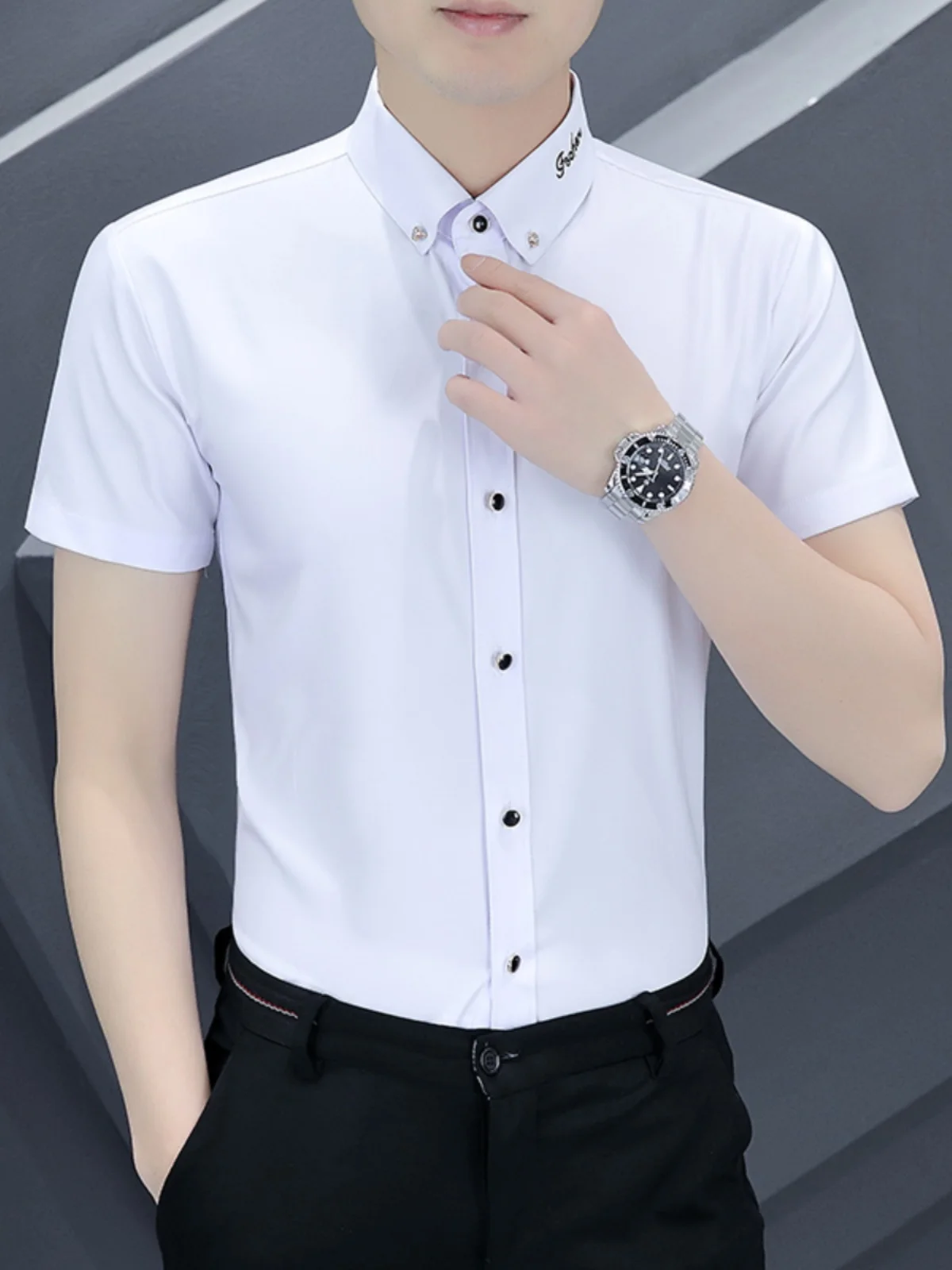 Summer ort Sve irt Men's Color Busin Casual Korean Sle Slim Fit Iron Free Button Collar Embroidered irt
Summer ort Sve irt Men's Color Busin Casual Korean Sle Slim Fit Iron Free Button Collar Embroidered irt