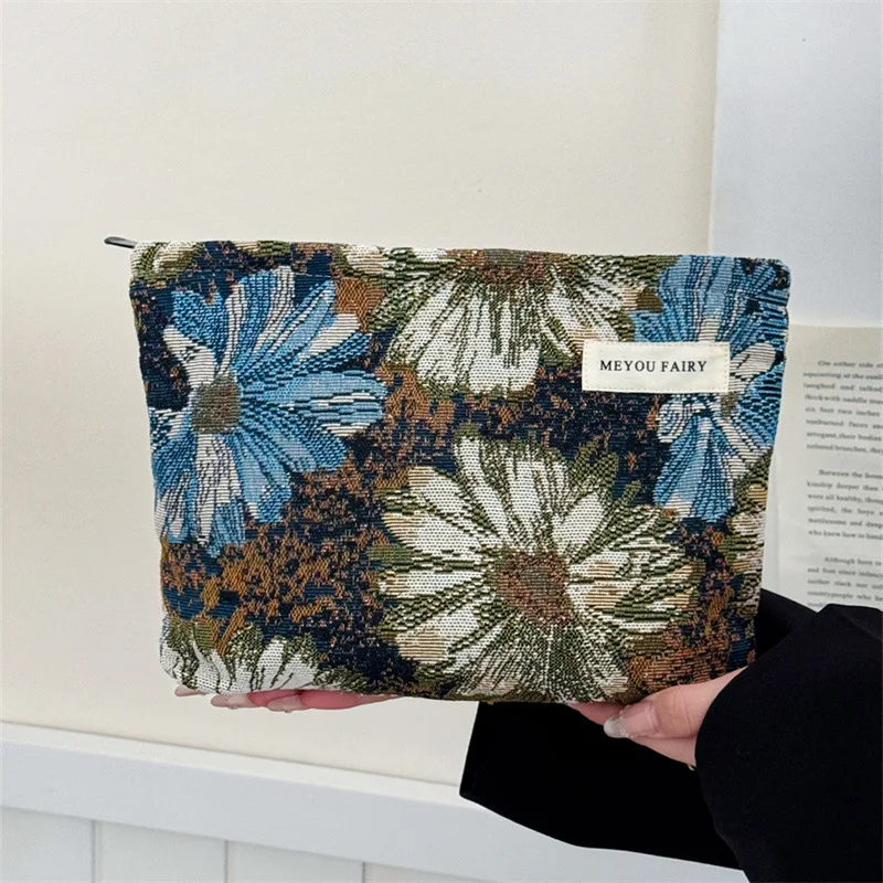 Винтажные косметички в стиле масляной живописи с цветочным принтом для женщин, легкая портативная женская косметичка, повседневный клатч, чехол для ручек, кошелек
Винтажные косметички в стиле масляной живописи с цветочным принтом для женщин, легкая портативная женская косметичка, повседневный клатч, чехол для ручек, кошелек