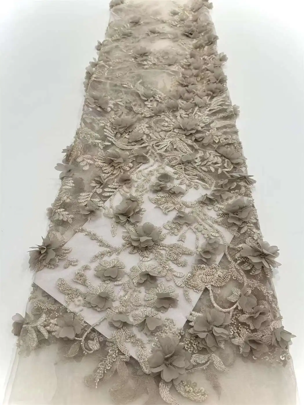 African French Mesh Lace Beaded Fabric Newest 2025 Nigerian Net Lace Fabric with Sequins for Women Wedding Dresses 5yards
African French Mesh Lace Beaded Fabric Newest 2025 Nigerian Net Lace Fabric with Sequins for Women Wedding Dresses 5yards