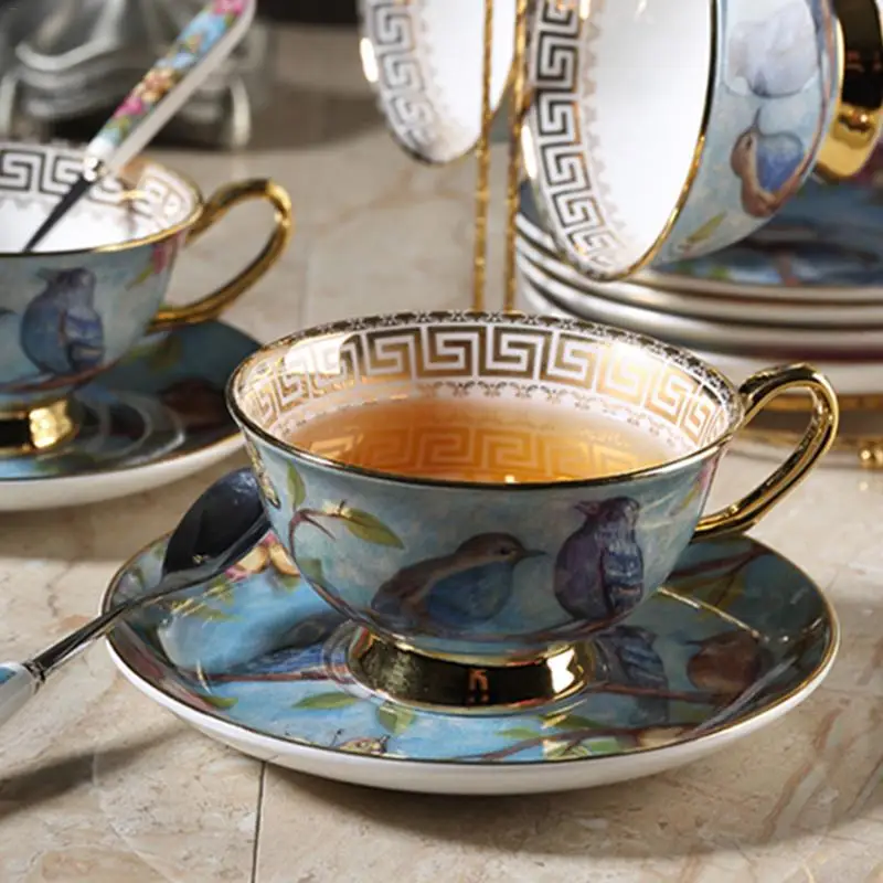 European Style Bone Porcelain Coffee Cup Set Vintage Ceramic Afternoon Tea Cup Saucer Spoon Luxury Gift For Cafe Shop Home
European Style Bone Porcelain Coffee Cup Set Vintage Ceramic Afternoon Tea Cup Saucer Spoon Luxury Gift For Cafe Shop Home