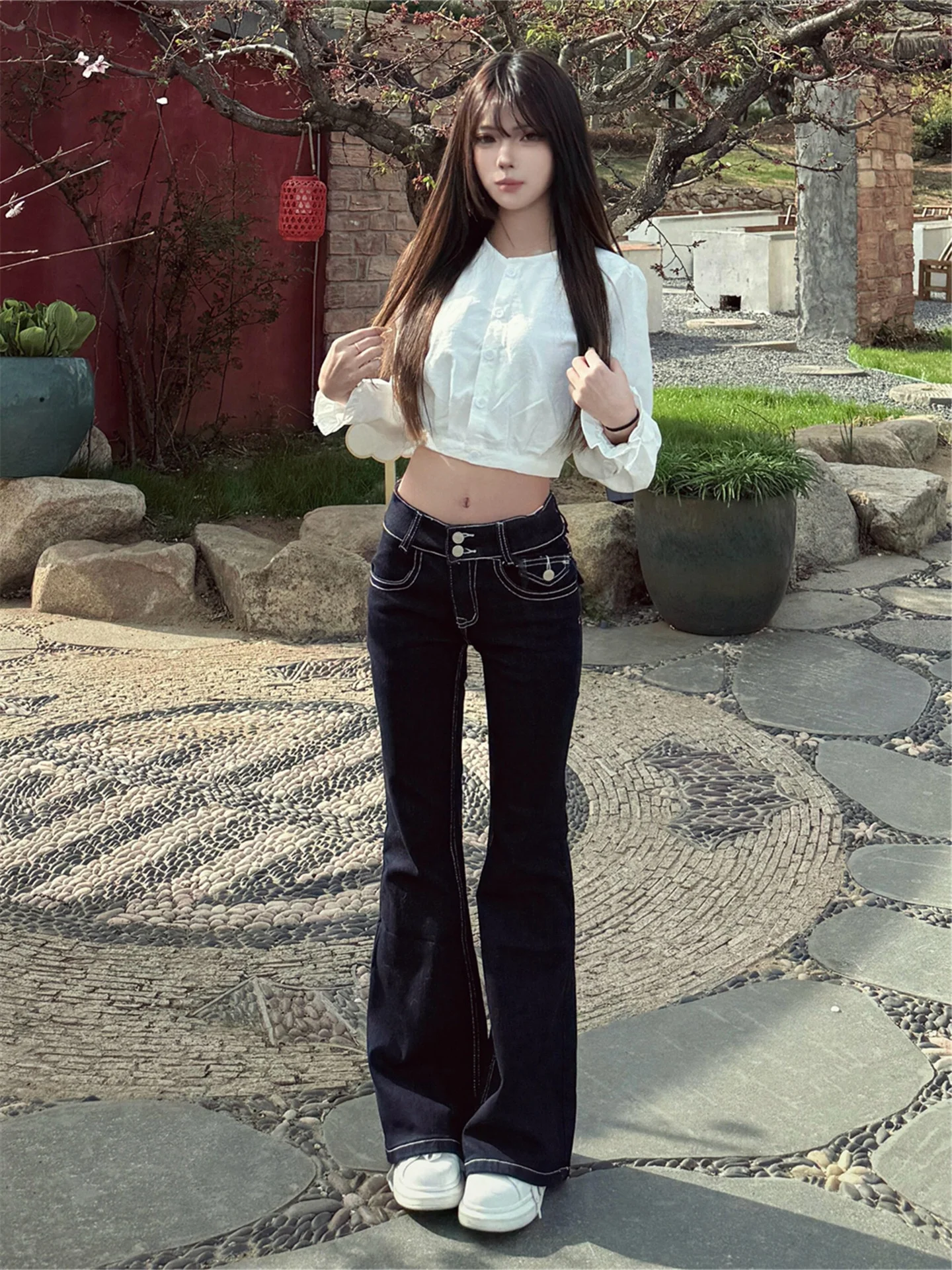 American Street Style High Waist Bell Bottom Jeans Women Summer Slimming Fashionable Low Waist Denim Pants Casual Cotton
American Street Style High Waist Bell Bottom Jeans Women Summer Slimming Fashionable Low Waist Denim Pants Casual Cotton