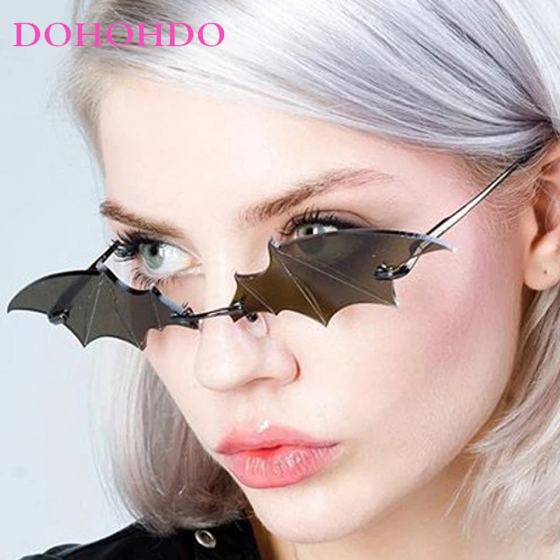 Fashion Luxury Brand Design Frameless Bat Sunglasses Men Women Trendy Hip Hop Funny Party Sun Glasses Oculos De Sol Gafas UV400
Fashion Luxury Brand Design Frameless Bat Sunglasses Men Women Trendy Hip Hop Funny Party Sun Glasses Oculos De Sol Gafas UV400