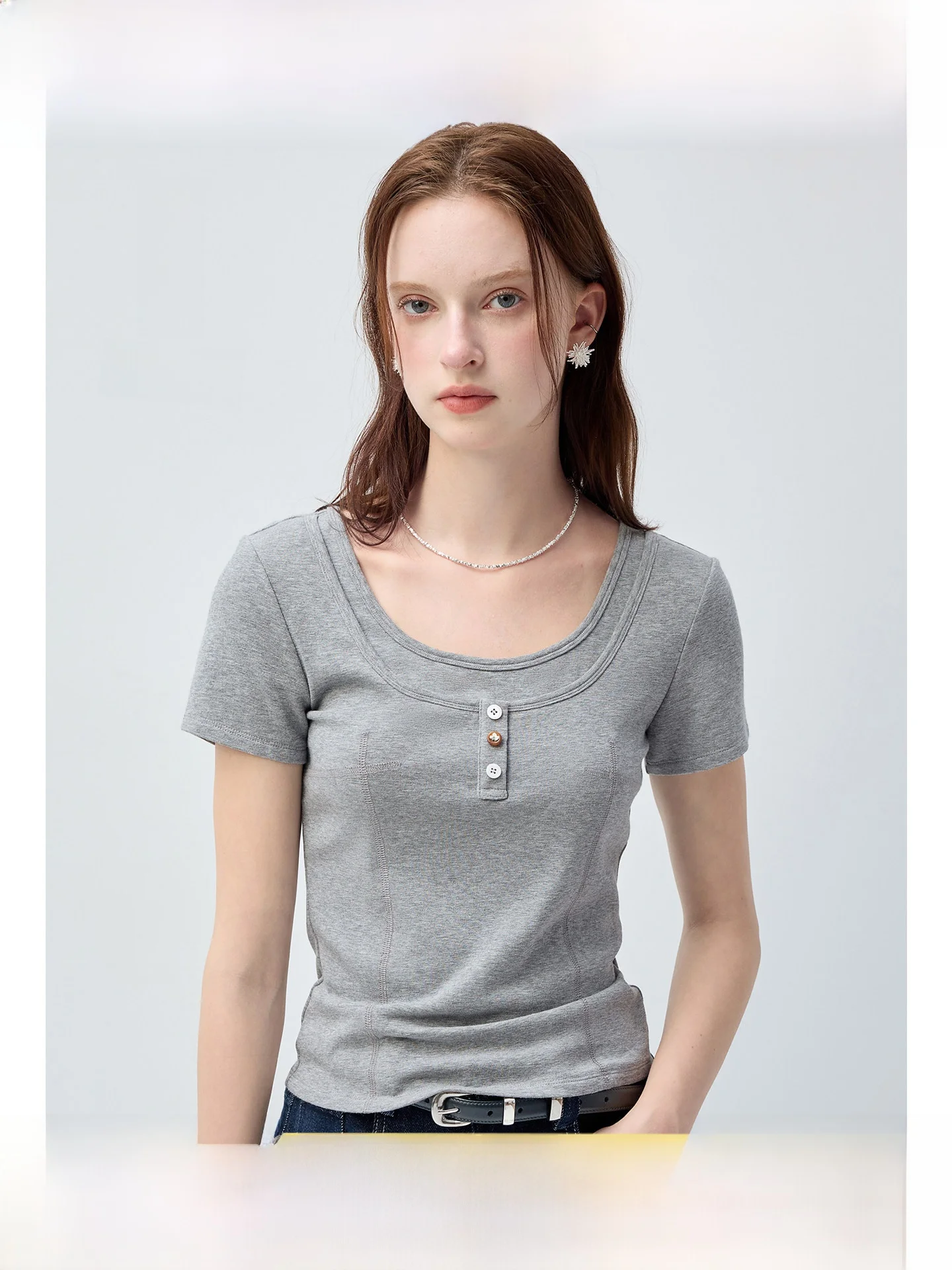 plus Size Women's U-Neck T-Shirt Slimming Short Sleeve Commute Fashion Korean Style Breathable Summer Top for plus Size Women
plus Size Women's U-Neck T-Shirt Slimming Short Sleeve Commute Fashion Korean Style Breathable Summer Top for plus Size Women