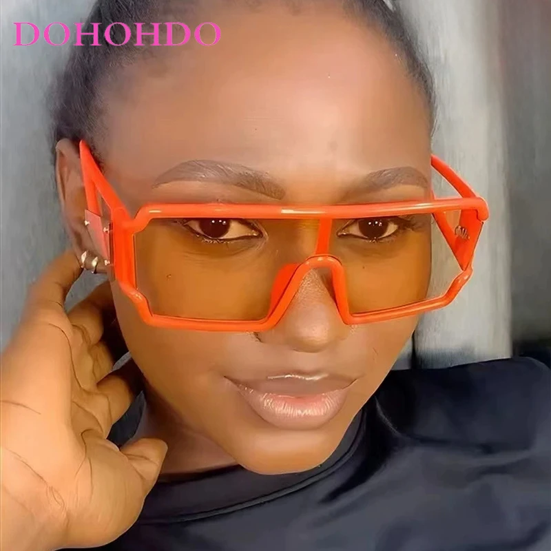 New Fashion Oversized Frame Hollow Out One Piece Sunglasses Women Men Classic Brand Outdoors Driving Travel Sun Glasses UV400
New Fashion Oversized Frame Hollow Out One Piece Sunglasses Women Men Classic Brand Outdoors Driving Travel Sun Glasses UV400