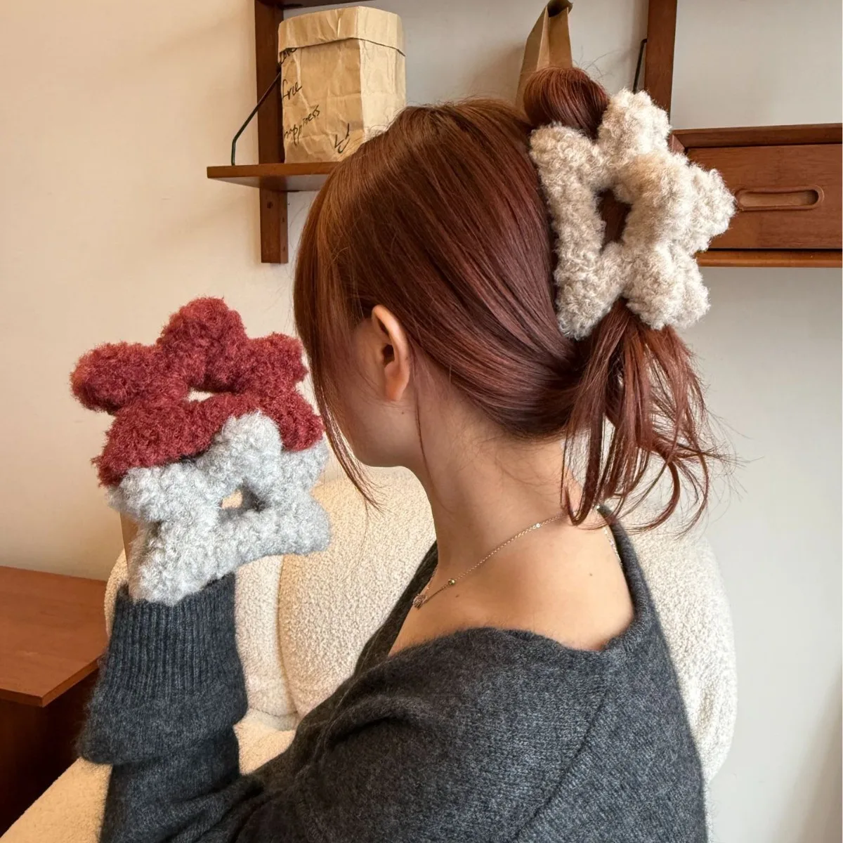 Faux Fur Plush Star Large Hair Claw Clips Crab Barrettes Women Girls Lamb Wool Ponytail Hair Clamps Hair Accessories Winter
Faux Fur Plush Star Large Hair Claw Clips Crab Barrettes Women Girls Lamb Wool Ponytail Hair Clamps Hair Accessories Winter