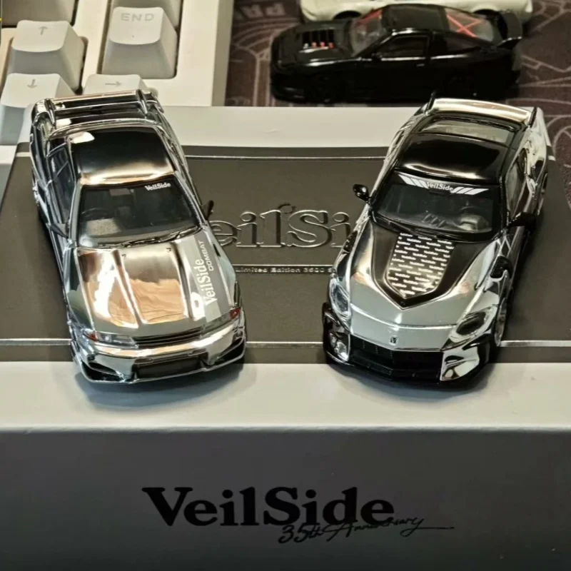 MINI GT 1:64 North Exhibition HEC Limited Edition Nissan Fairlady 400Z>R R32 Double Car Set, children's toy.
MINI GT 1:64 North Exhibition HEC Limited Edition Nissan Fairlady 400Z>R R32 Double Car Set, children's toy.