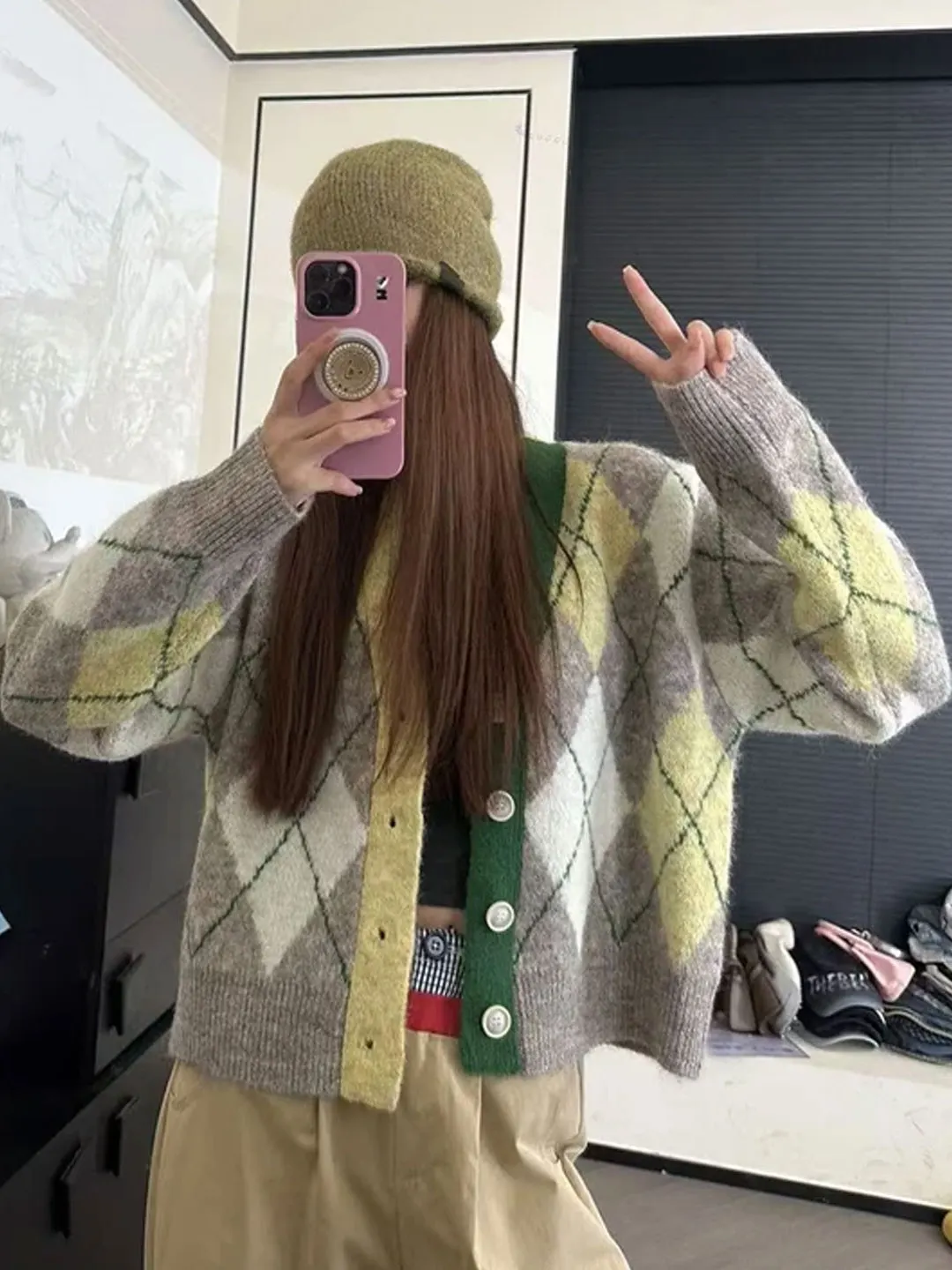 Retro Korean Style Sweater Coat Women's Loose Comfortable Soft Knitted Long Sleeve round Neck Autumn Winter Fashion Outerwear
Retro Korean Style Sweater Coat Women's Loose Comfortable Soft Knitted Long Sleeve round Neck Autumn Winter Fashion Outerwear