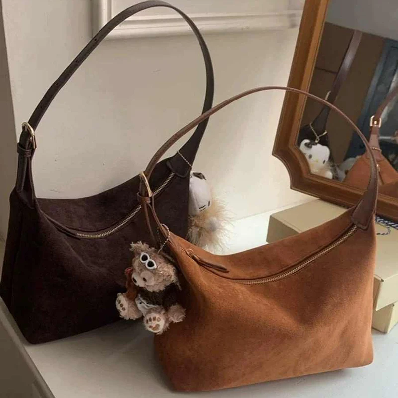 Retro Suede Handbags For Women Simple Shopping Commuting Single Shoulder Bags Autumn Winter Solid Color Small Square Bag
Retro Suede Handbags For Women Simple Shopping Commuting Single Shoulder Bags Autumn Winter Solid Color Small Square Bag