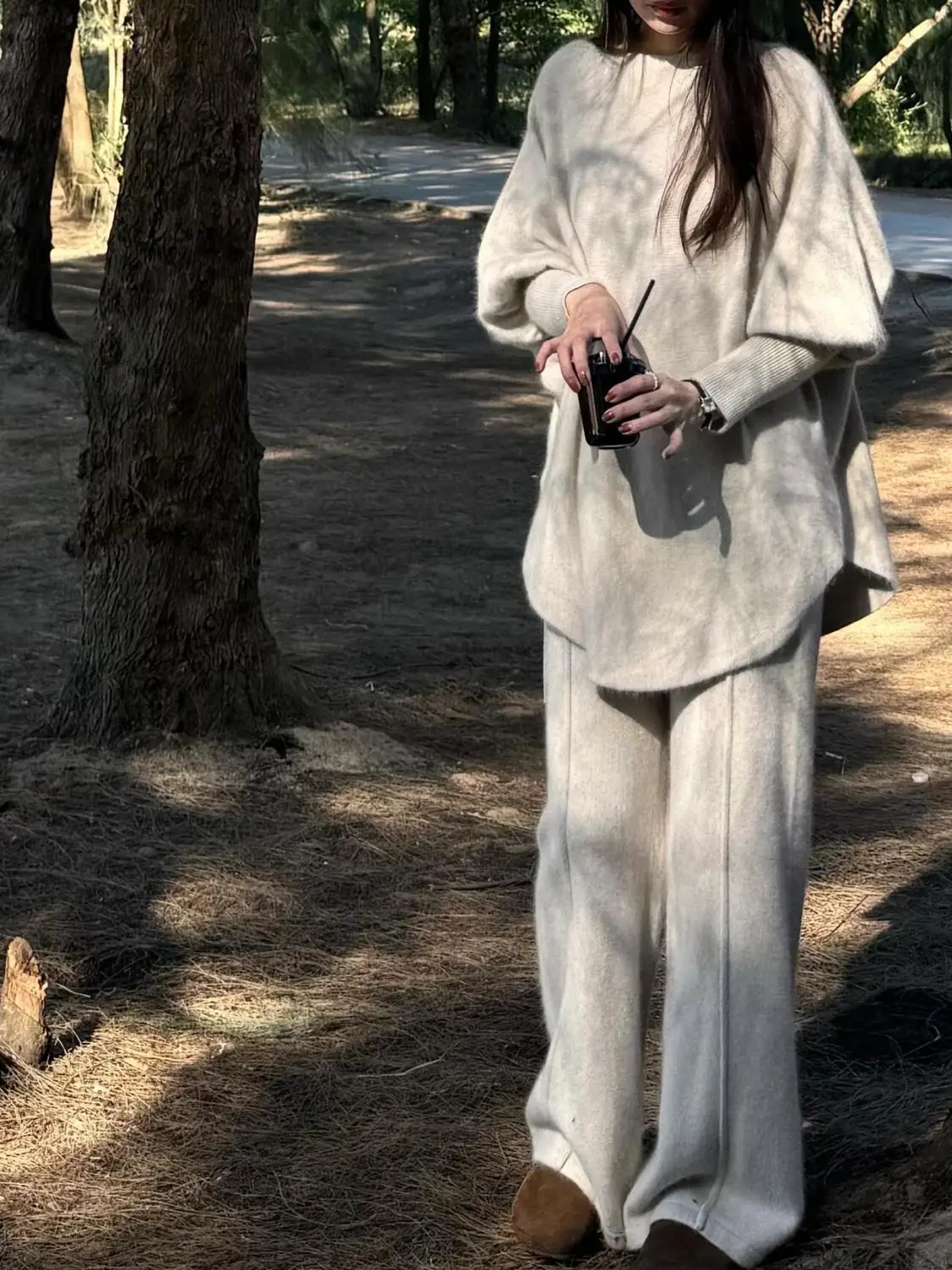 2025 Winter New Style Loose and Lazy Style Sweater and High-Waisted Casual Pants Set
2025 Winter New Style Loose and Lazy Style Sweater and High-Waisted Casual Pants Set