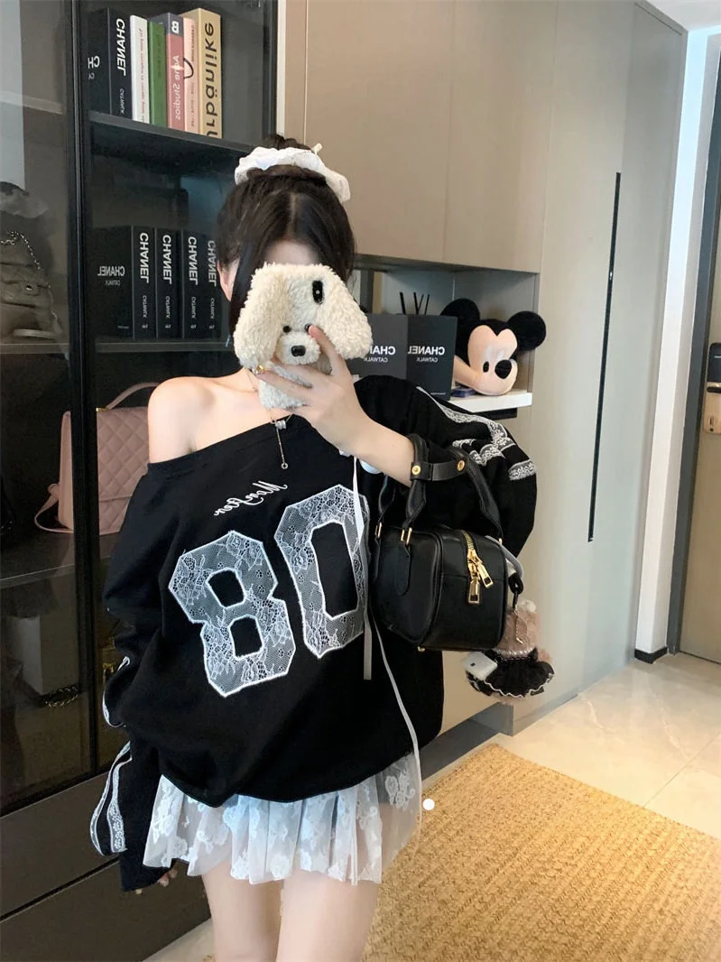 Американский свитшот Sle Spicy Girl oulder Bared Long Sve, женский зимний новый косой воротник с принтом, шикарный свободный топ
Американский свитшот Sle Spicy Girl oulder Bared Long Sve, женский зимний новый косой воротник с принтом, шикарный свободный топ