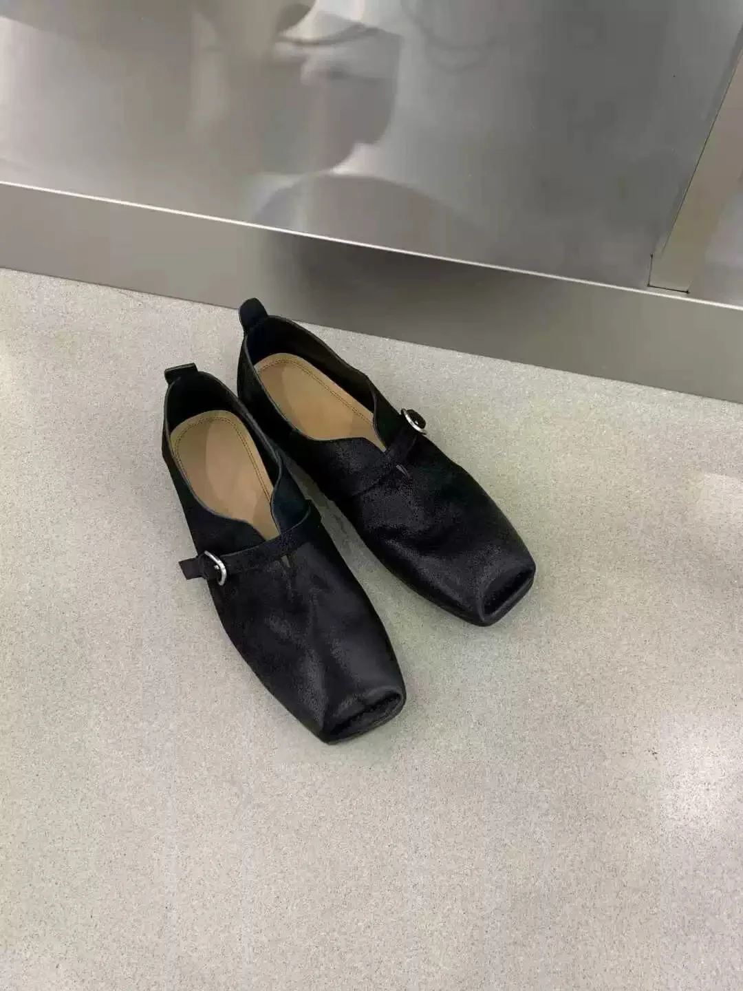 Women's Black Satin Square Toe Mary Jane Flats Adjustable Buckle Strap Slip-On Shoes for Casual Daily Office Retro Vintage
Women's Black Satin Square Toe Mary Jane Flats Adjustable Buckle Strap Slip-On Shoes for Casual Daily Office Retro Vintage