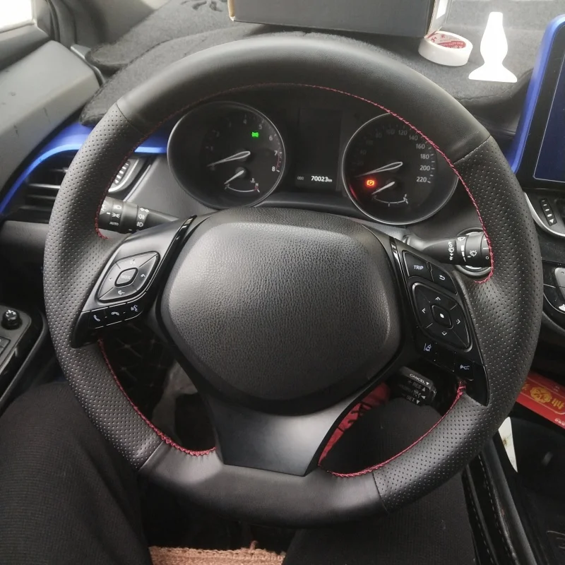 Чехол на руль автомобиля из натуральной кожи на заказ для Toyota CHR Izoa 2016 2017 2018 2019, оплетка на руль, автомобильный аксессуар
Чехол на руль автомобиля из натуральной кожи на заказ для Toyota CHR Izoa 2016 2017 2018 2019, оплетка на руль, автомобильный аксессуар