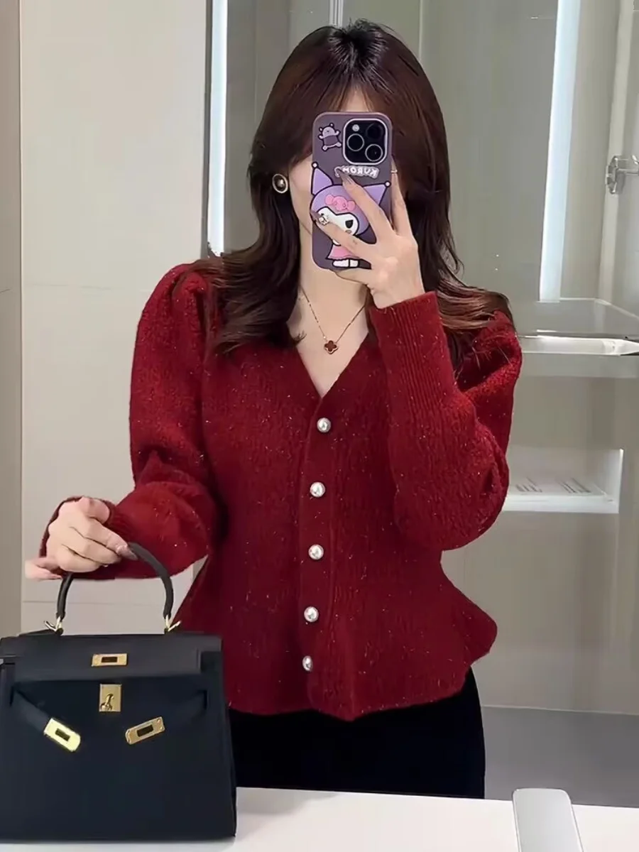 Модный вязаный кардиган с V-образным вырезом, женский свитер, укороченный топ для коррекции фигуры, стильная верхняя одежда, новинка, зимний утепленный свитер с длинными рукавами
Модный вязаный кардиган с V-образным вырезом, женский свитер, укороченный топ для коррекции фигуры, стильная верхняя одежда, новинка, зимний утепленный свитер с длинными рукавами