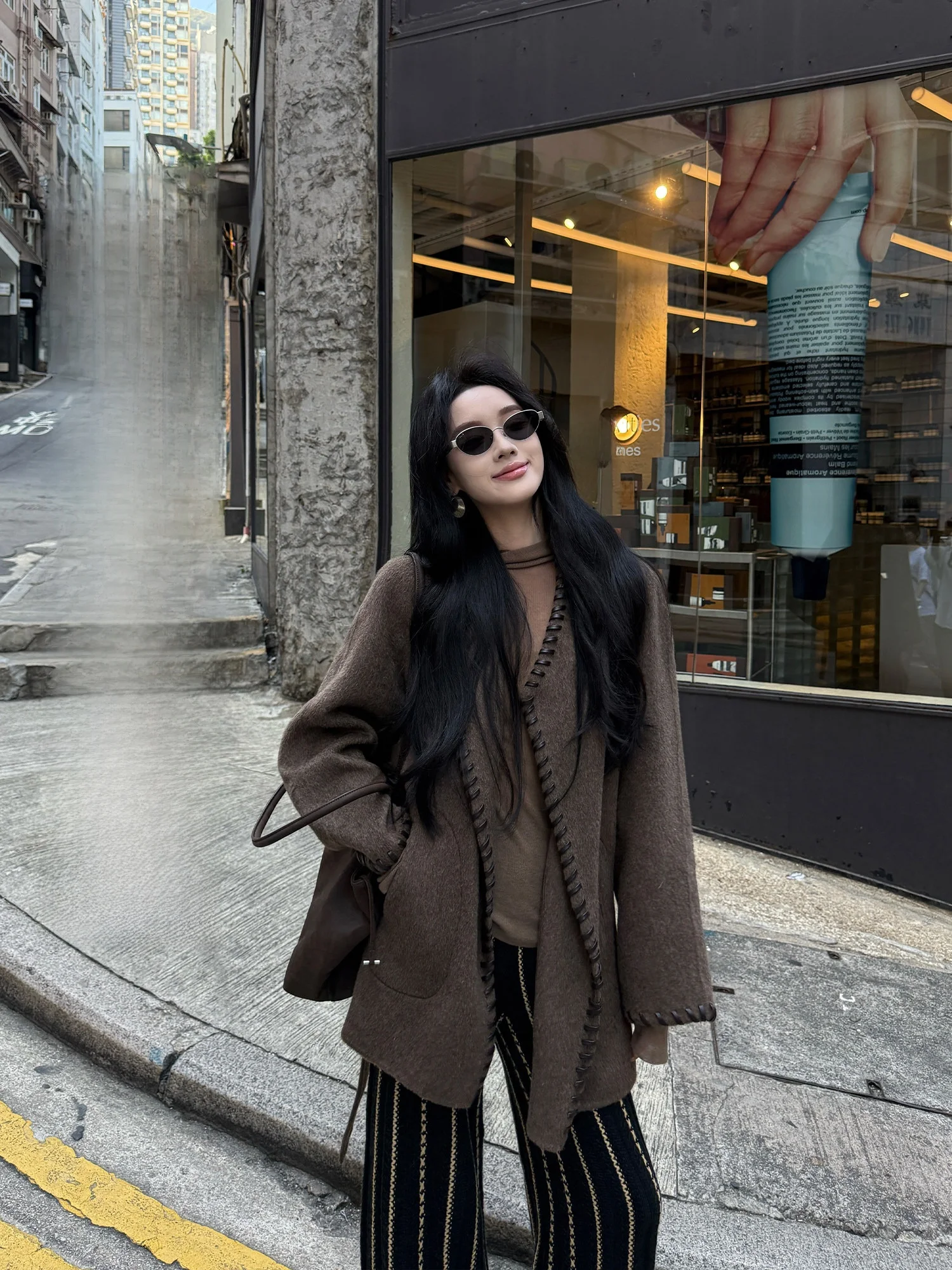 Зимнее шерстяное пальто Youwei Knight Chapter, повседневное, свободного кроя, с длинными рукавами, однотонное, с отложным воротником, без капюшона, для молодых женщин
Зимнее шерстяное пальто Youwei Knight Chapter, повседневное, свободного кроя, с длинными рукавами, однотонное, с отложным воротником, без капюшона, для молодых женщин