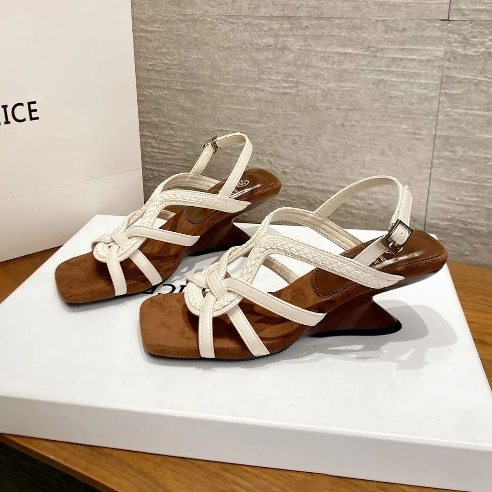 2026 New Women's High-heeled Sandals Summer High-heeled Shoes Luxury Strap Slingback Feminine Wedding Sandals
2026 New Women's High-heeled Sandals Summer High-heeled Shoes Luxury Strap Slingback Feminine Wedding Sandals