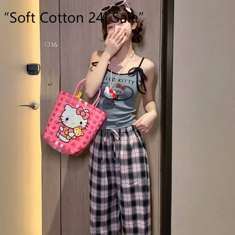 New Hello Kitty pajamas summer sleeveless suspenders trousers two-piece set gray with chest pad Hello Kitty women's loungewear
New Hello Kitty pajamas summer sleeveless suspenders trousers two-piece set gray with chest pad Hello Kitty women's loungewear