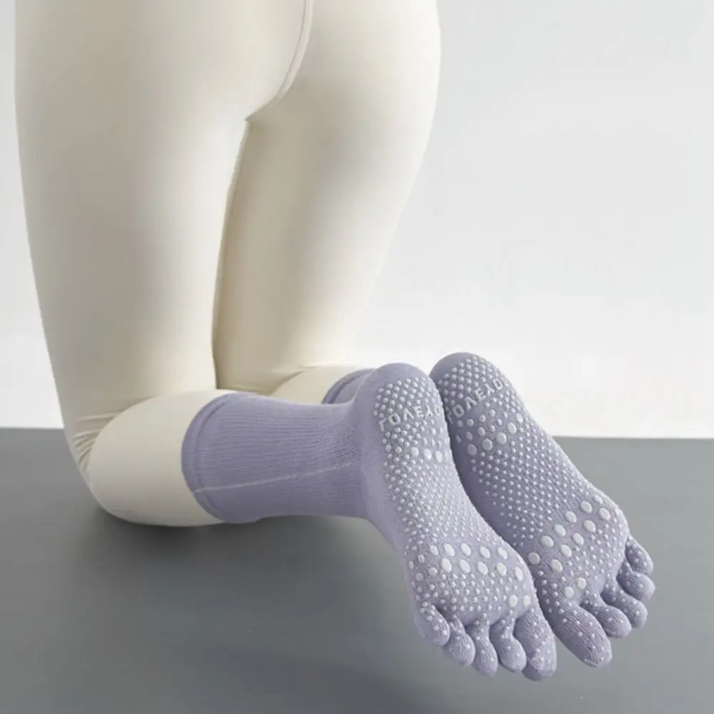 Five Fingers Women Yoga Socks Separate Fingers Mid-tube Sport Pilates Socks Elasticity Solid Color Cotton Socks Dance
Five Fingers Women Yoga Socks Separate Fingers Mid-tube Sport Pilates Socks Elasticity Solid Color Cotton Socks Dance