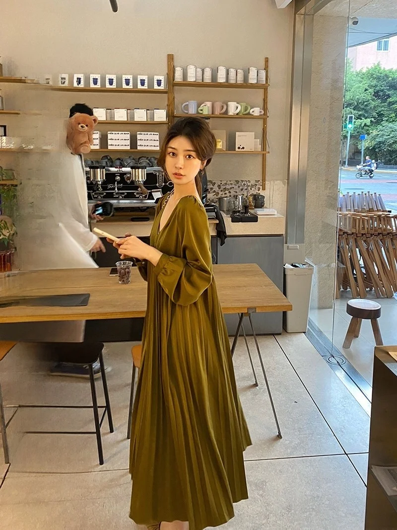 Женское длинное повседневное платье CCZEE с плиссировкой, облегающее, скрывающее фигуру, с высокой талией, А-силуэт, миди, в корейском стиле
Женское длинное повседневное платье CCZEE с плиссировкой, облегающее, скрывающее фигуру, с высокой талией, А-силуэт, миди, в корейском стиле