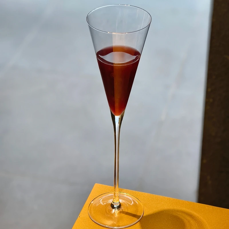 Designer Crystal Glass Champagne Flute - Exquisite Tall Sparkling Wine Glass Japanese-Style Snow Country Cocktail Glass
Designer Crystal Glass Champagne Flute - Exquisite Tall Sparkling Wine Glass Japanese-Style Snow Country Cocktail Glass