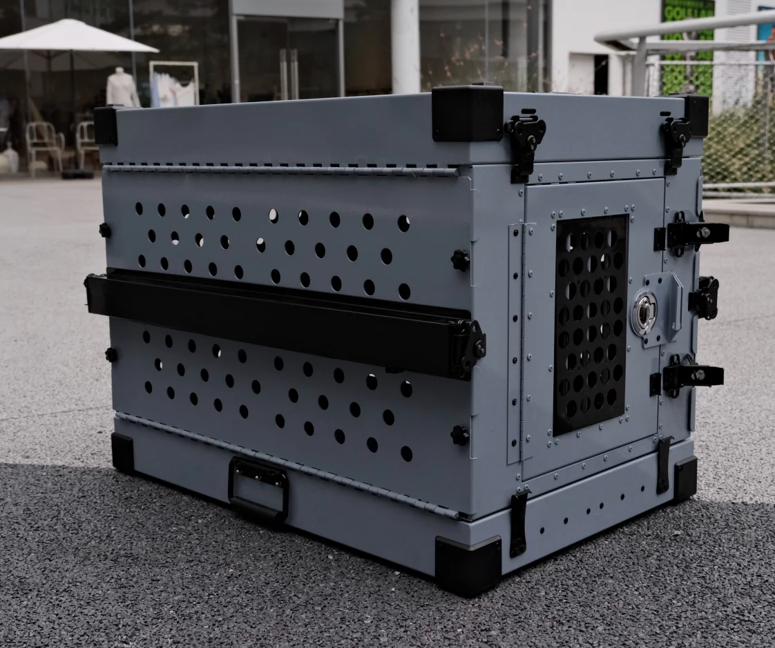 Heavy Duty Fully Collapsible Dog Crate Aluminium Alloy Medium and Large Dog Crate Folding Pet Car Crate Camping Travel IATA
Heavy Duty Fully Collapsible Dog Crate Aluminium Alloy Medium and Large Dog Crate Folding Pet Car Crate Camping Travel IATA
