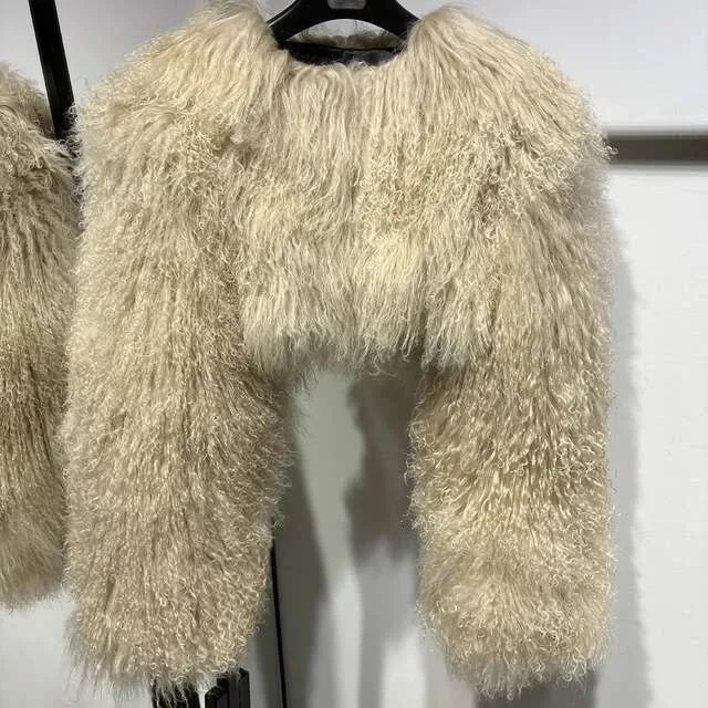 2026 Womens Fluffy Cropped Faux Fur Jackets Casual Warm Plush Fur Outwear Coat Fur Jacket Korean Style Short Teddy Overcoats
2026 Womens Fluffy Cropped Faux Fur Jackets Casual Warm Plush Fur Outwear Coat Fur Jacket Korean Style Short Teddy Overcoats