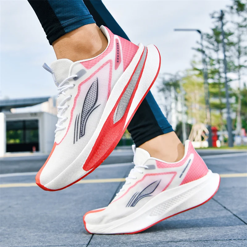 Мужские кроссовки для бега Гоночные кроссовки Роскошная обувь Кроссовки для бега на открытом воздухе с амортизацией Дышащая пара Нескользящая сетчатая обувь для бездорожья
Мужские кроссовки для бега Гоночные кроссовки Роскошная обувь Кроссовки для бега на открытом воздухе с амортизацией Дышащая пара Нескользящая сетчатая обувь для бездорожья