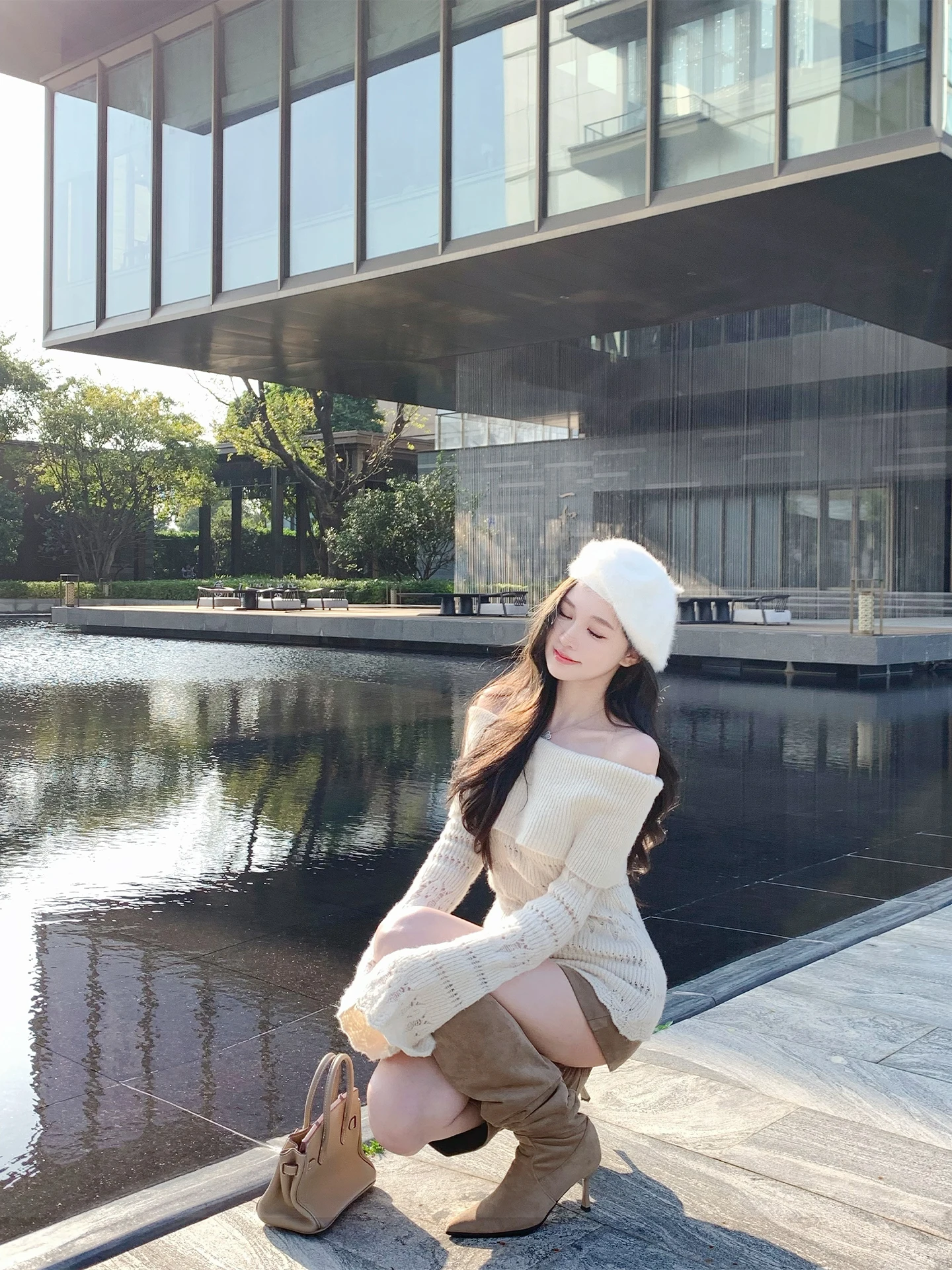 Повседневный вязаный свитер с длинными рукавами и вырезами на одно плечо, из мягкого полиэфирного волокна, свободного кроя, для отдыха на юге Франции
Повседневный вязаный свитер с длинными рукавами и вырезами на одно плечо, из мягкого полиэфирного волокна, свободного кроя, для отдыха на юге Франции