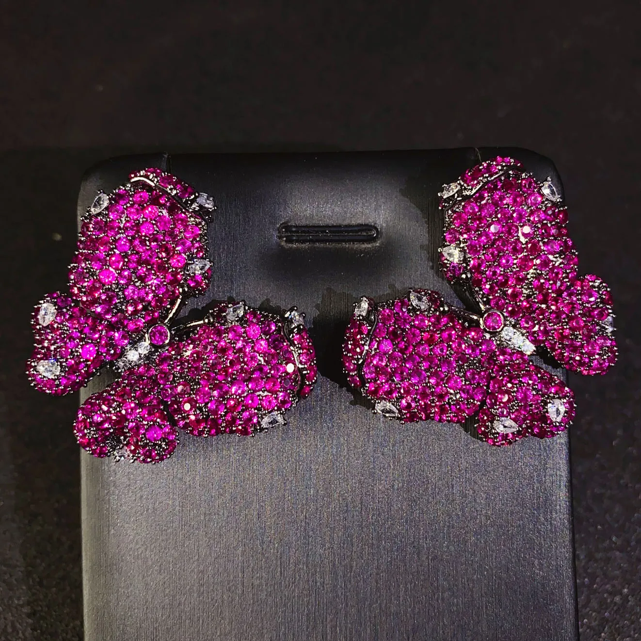 Butterfly Earrings for Women Luxury Jewelry Shiny Zircon Fushia Blue White Butterfly Stud Earrings Wedding Party Female Gift
Butterfly Earrings for Women Luxury Jewelry Shiny Zircon Fushia Blue White Butterfly Stud Earrings Wedding Party Female Gift