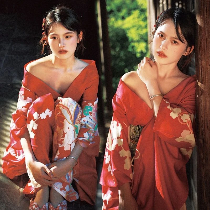 Elegant Formal Women Kimono, Retro Improved Traditional Outfit, Perfect For Photo Shooting, Daily Wear And Cosplay Occasions
Elegant Formal Women Kimono, Retro Improved Traditional Outfit, Perfect For Photo Shooting, Daily Wear And Cosplay Occasions